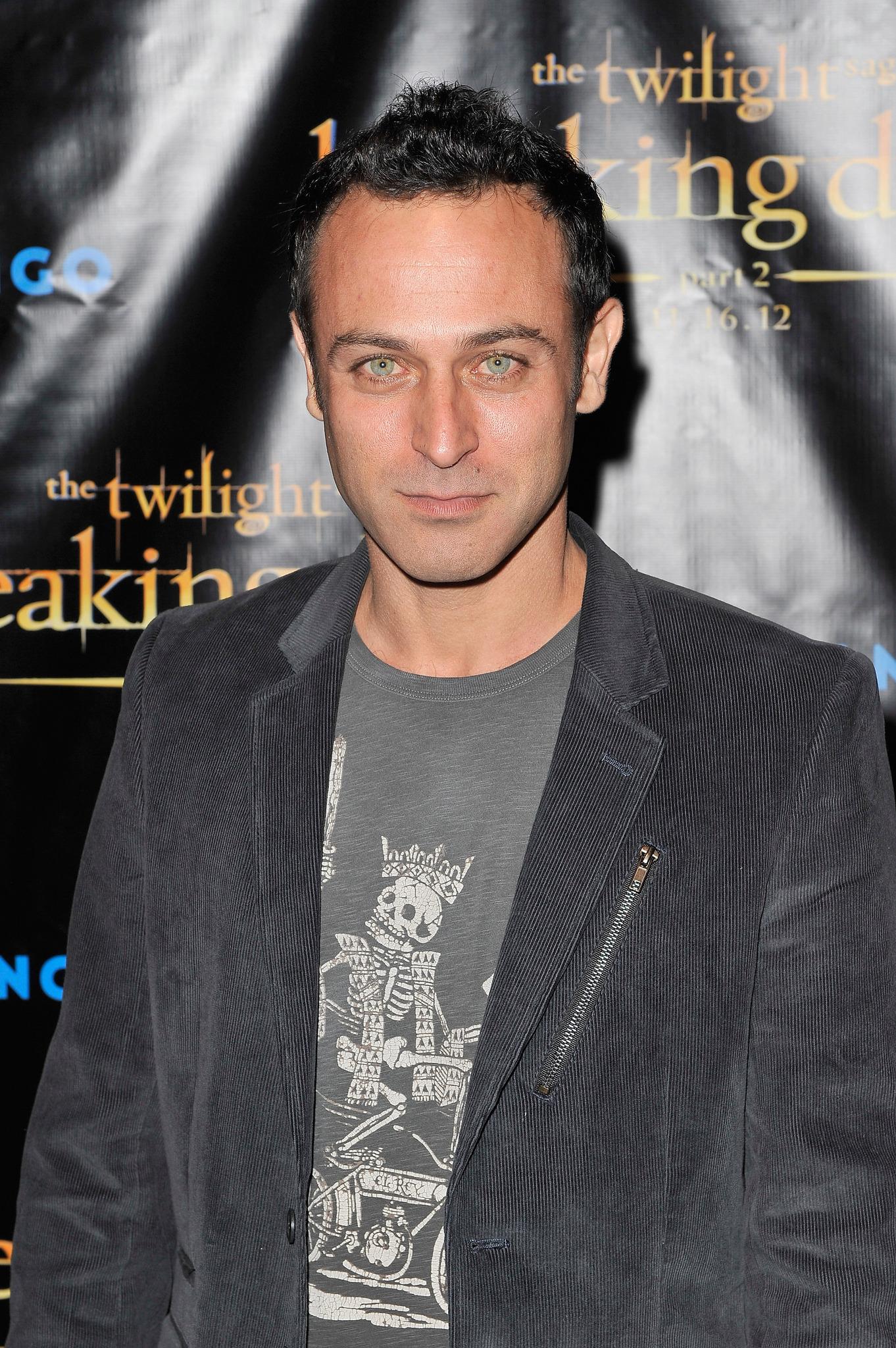 actor Guri Weinberg large photo