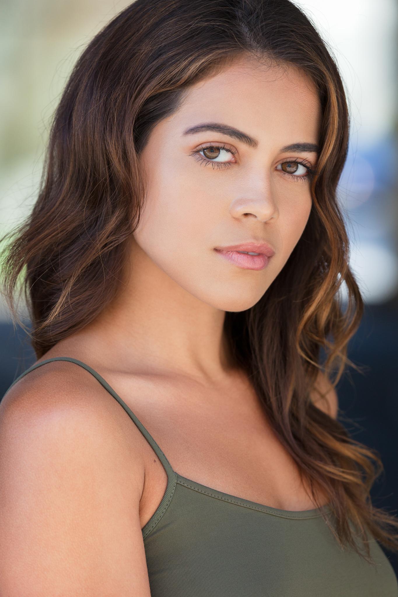 actor Angelique Rivera large photo