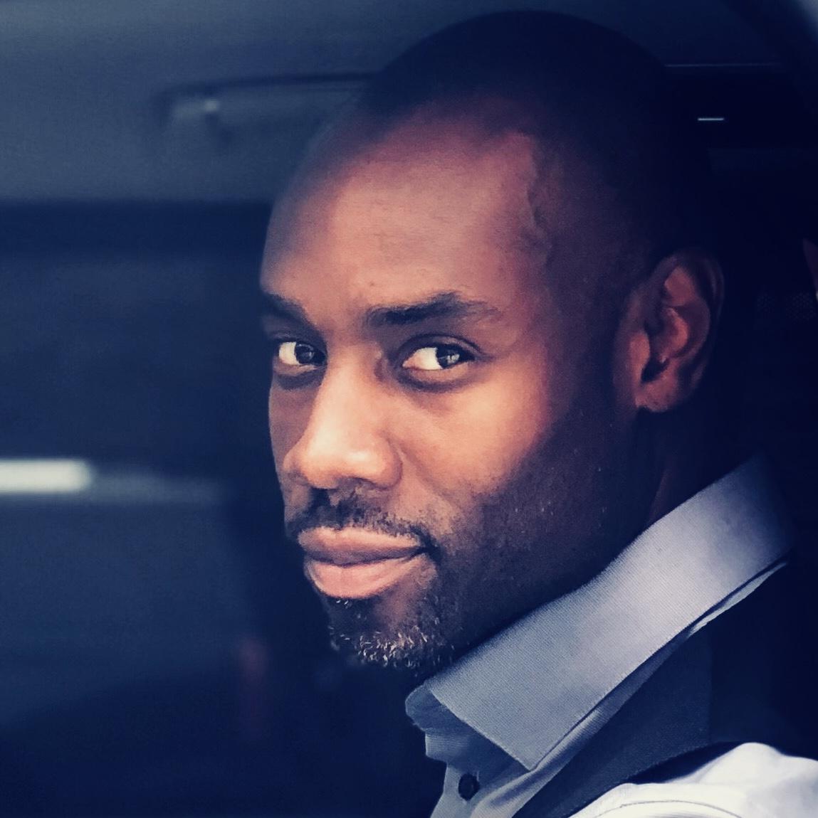 actor Valence Thomas large photo