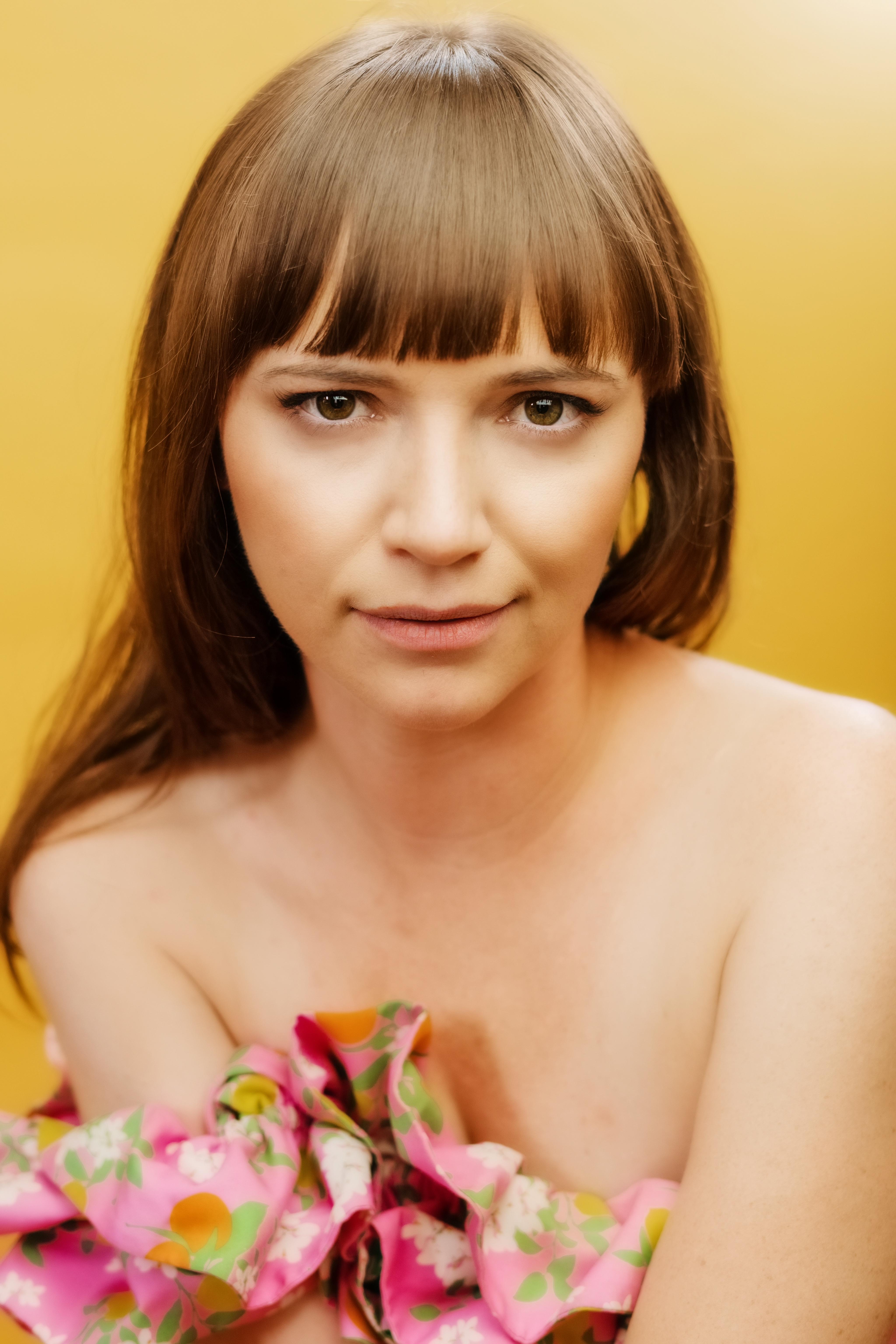 actor Jessica Pinfield large photo