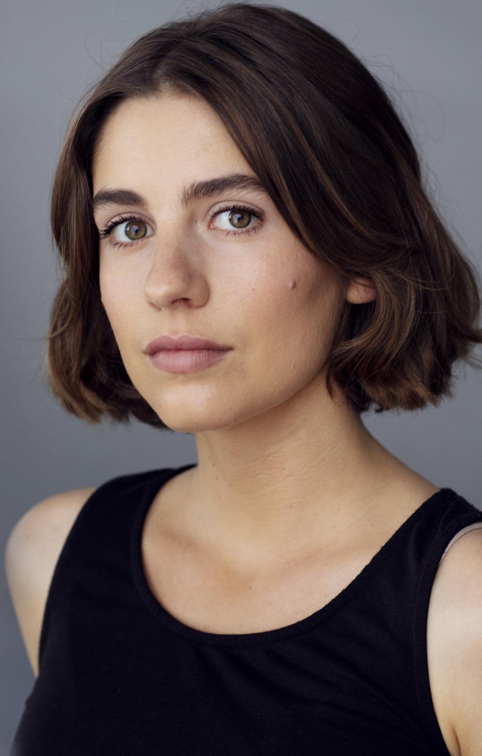 actor Nathalie Morris large photo