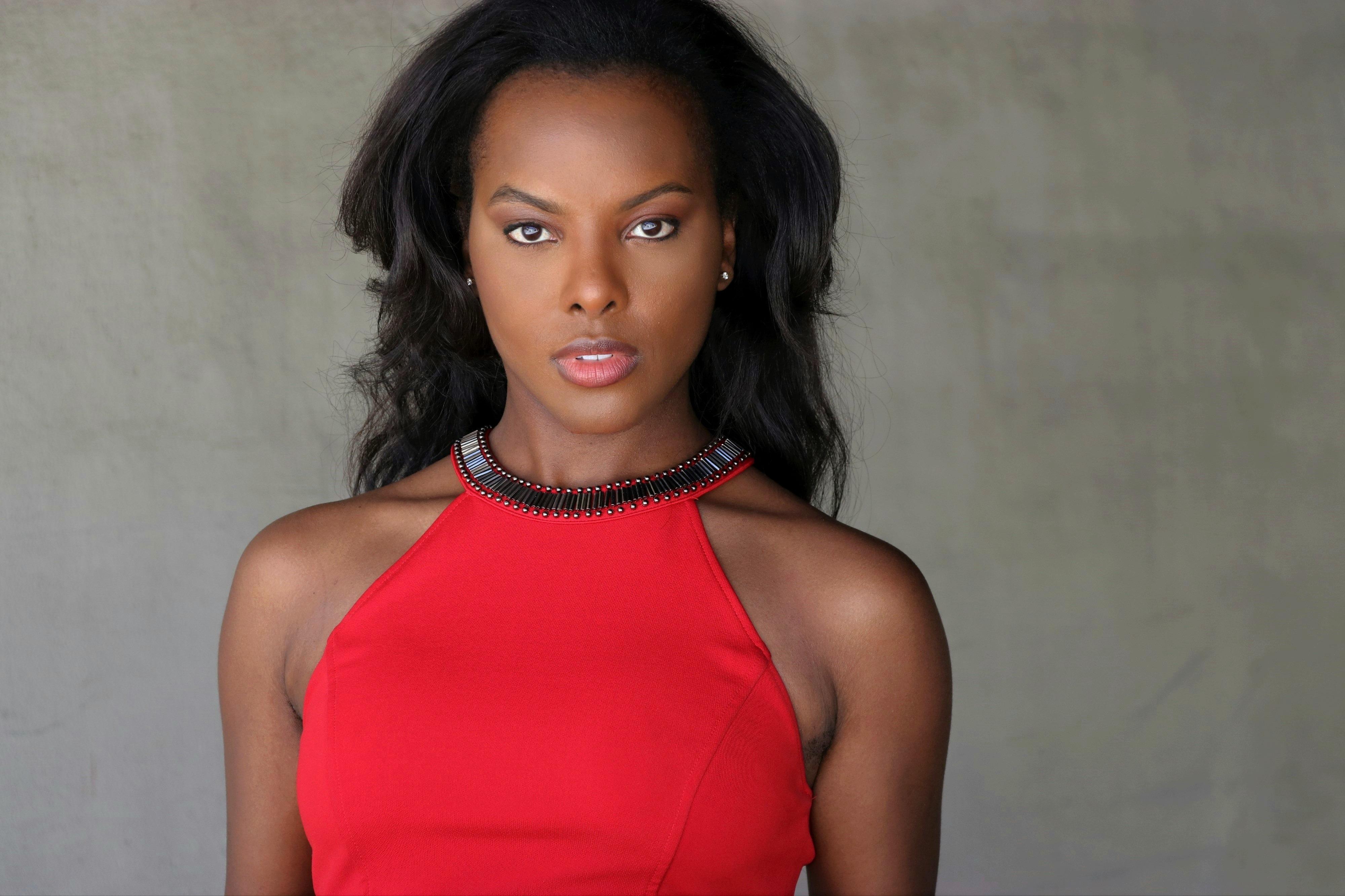 actor Erica Michelle Singleton large photo