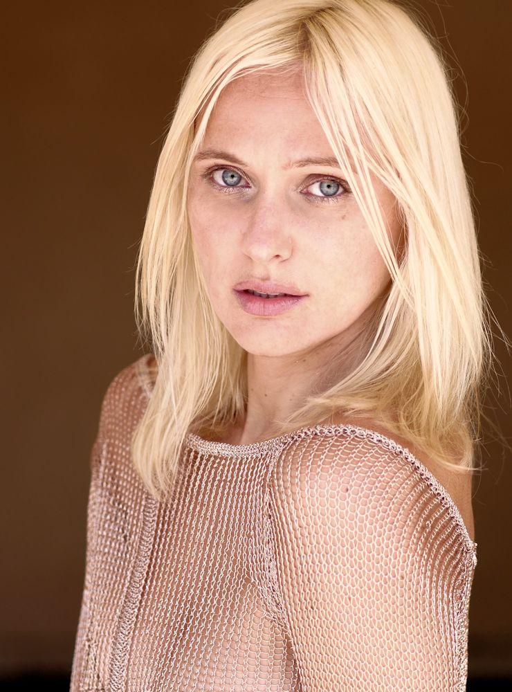 actor Dominika Juillet large photo