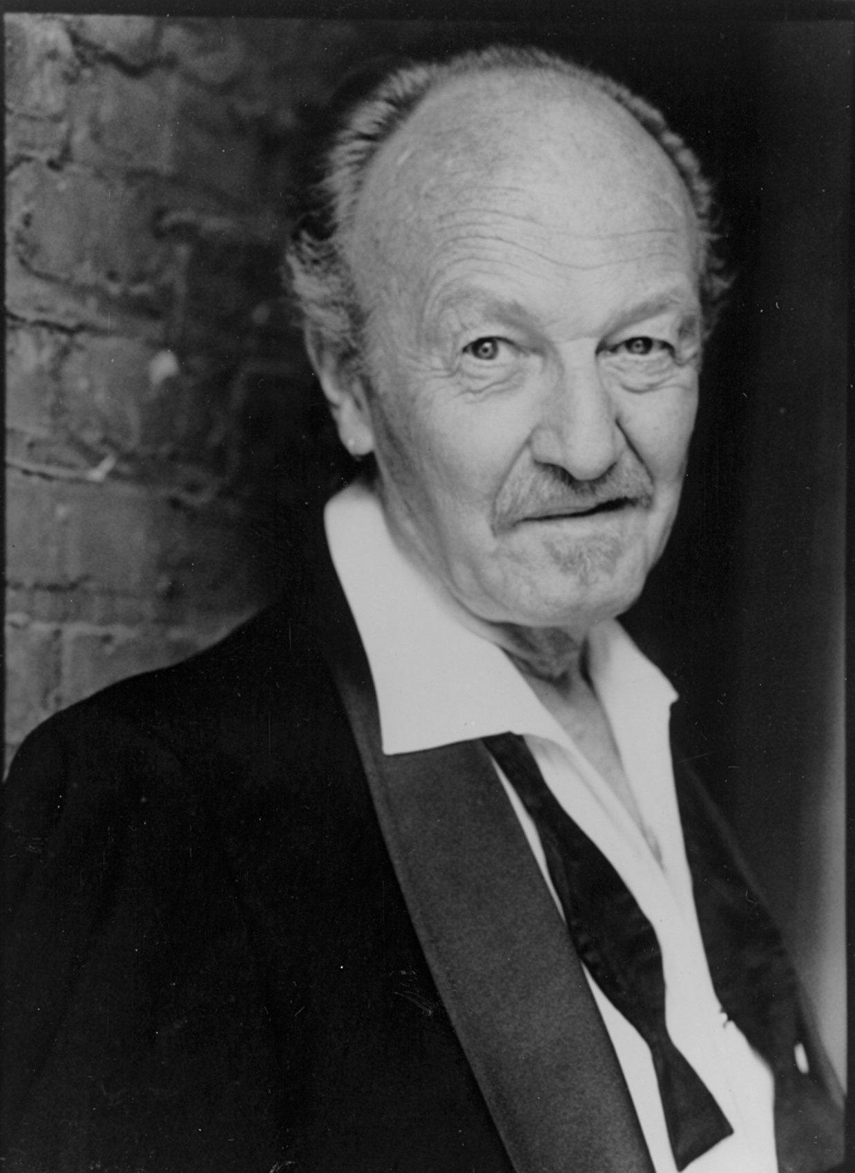 actor George Riddle large photo