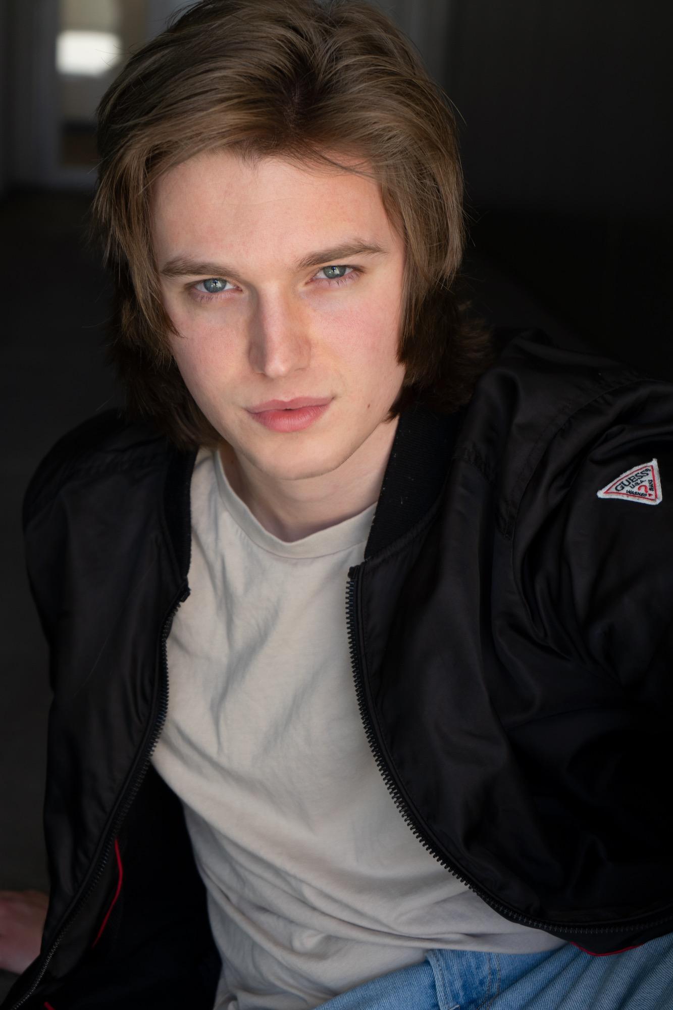 actor Bryley Michael Bell large photo
