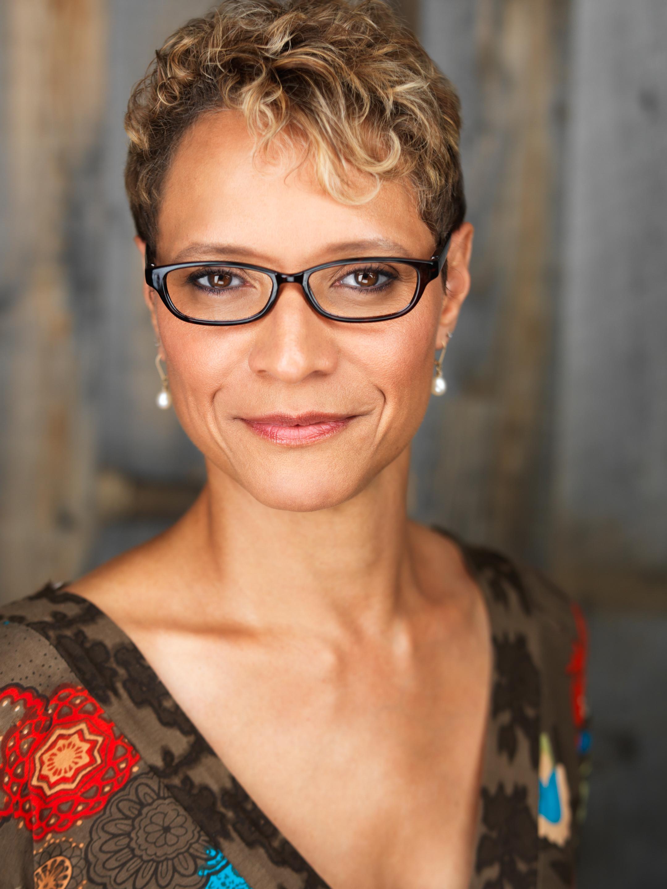 actor Leah C. Gardiner large photo