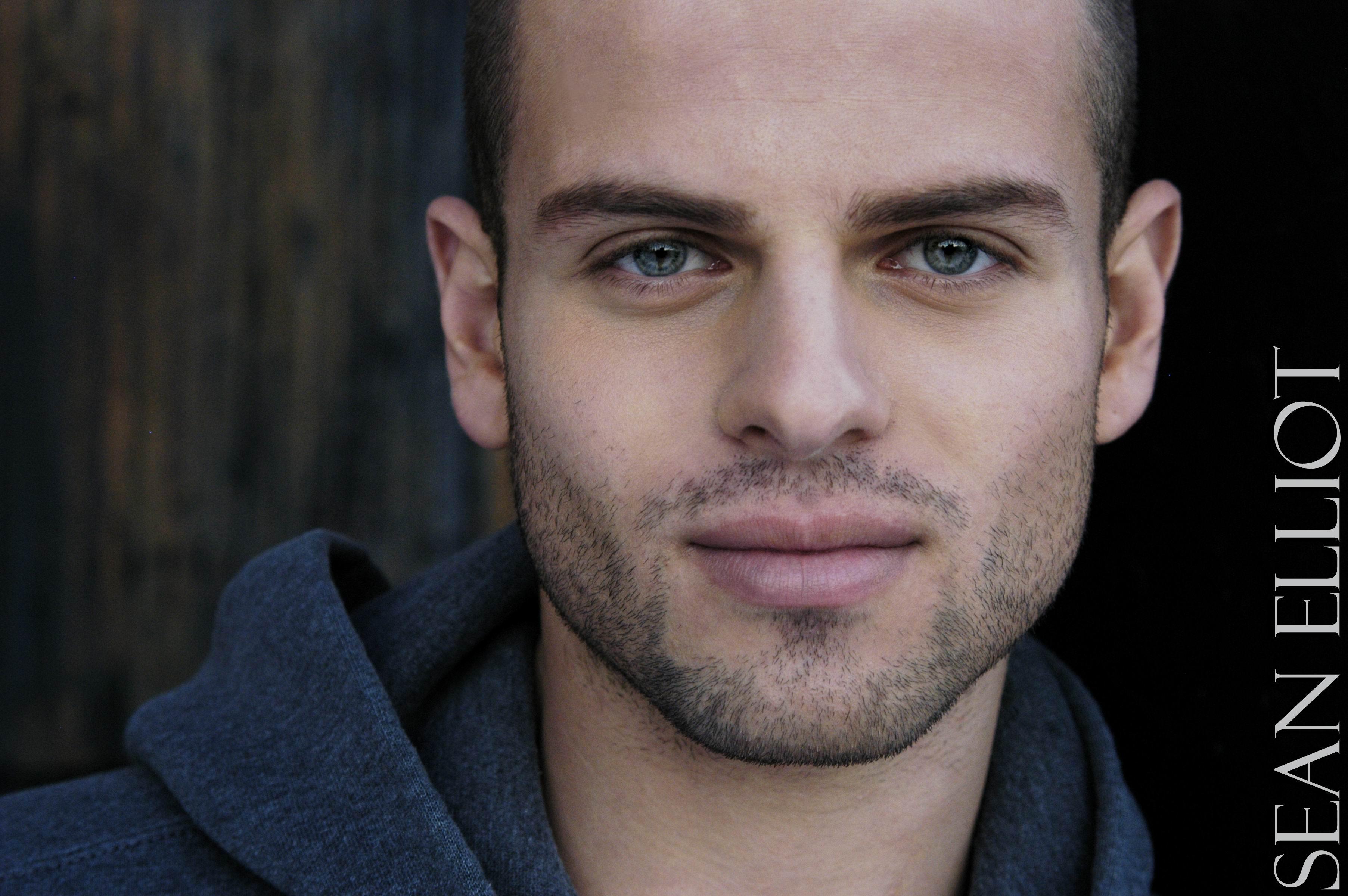 actor Sean Elliot large photo