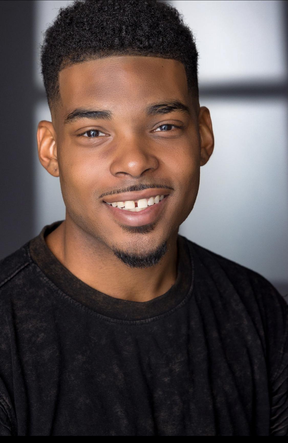 actor Dakarai Akil large photo