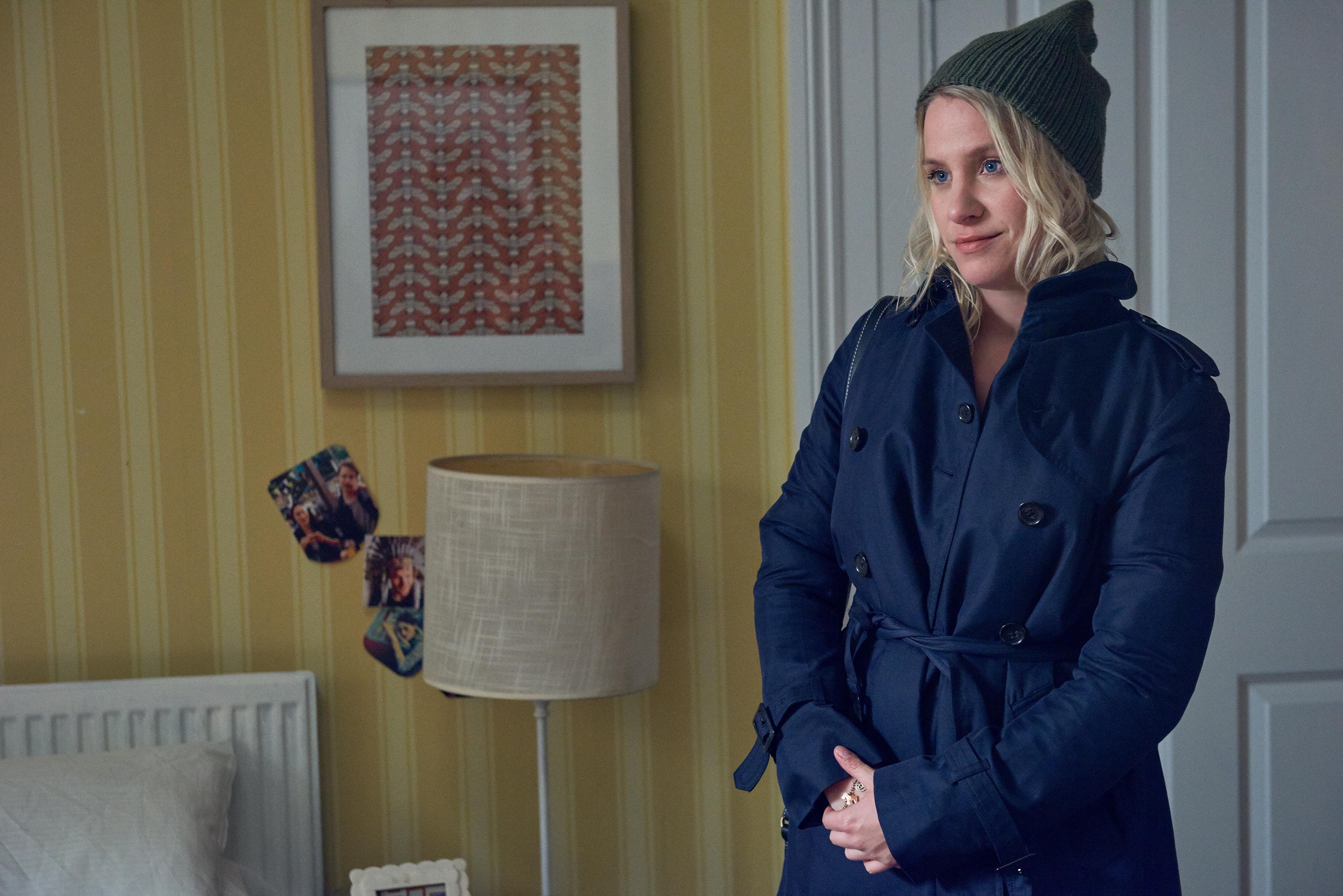 actor Jenny Rainsford large photo