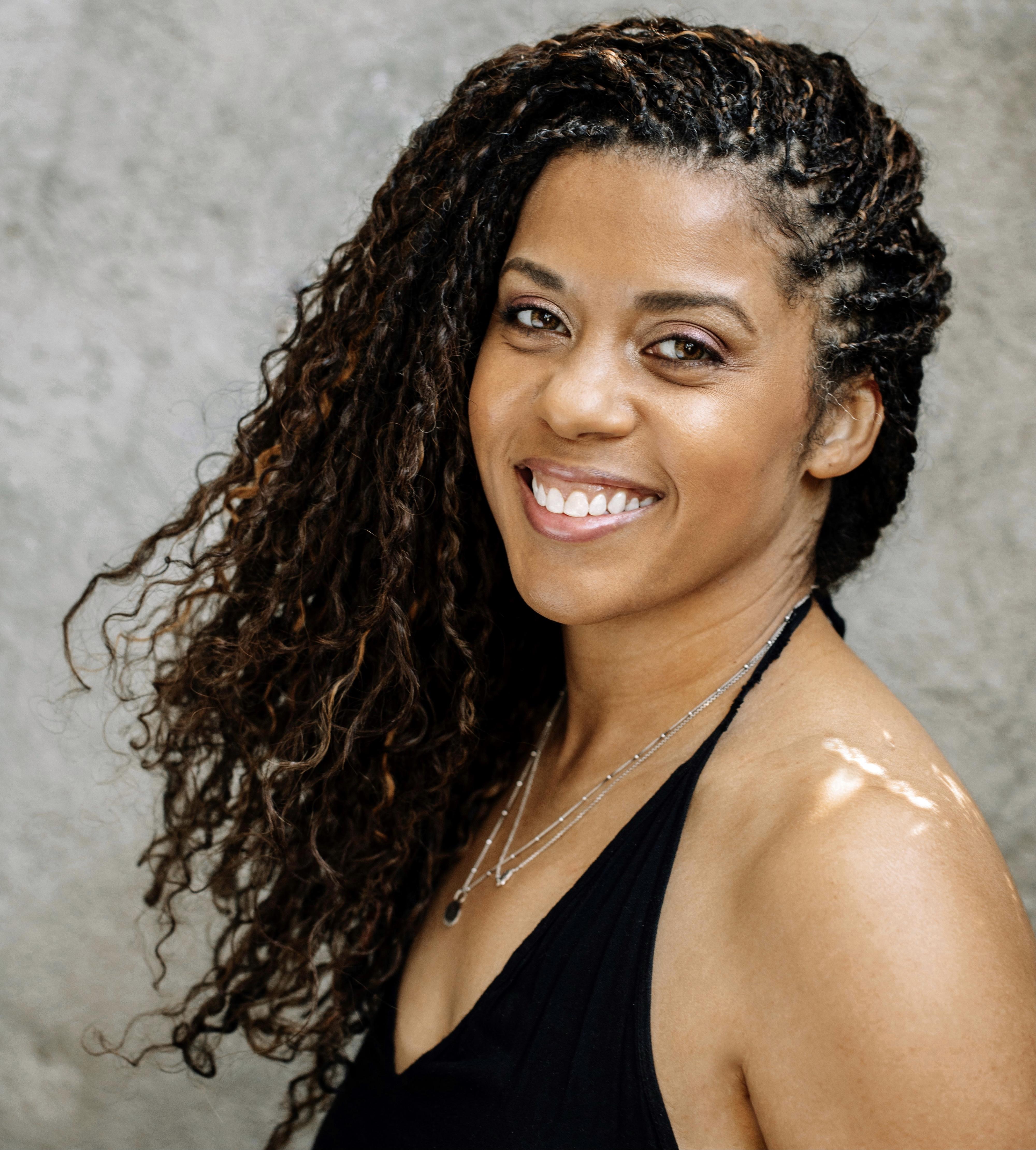 actor Tia Robinson large photo