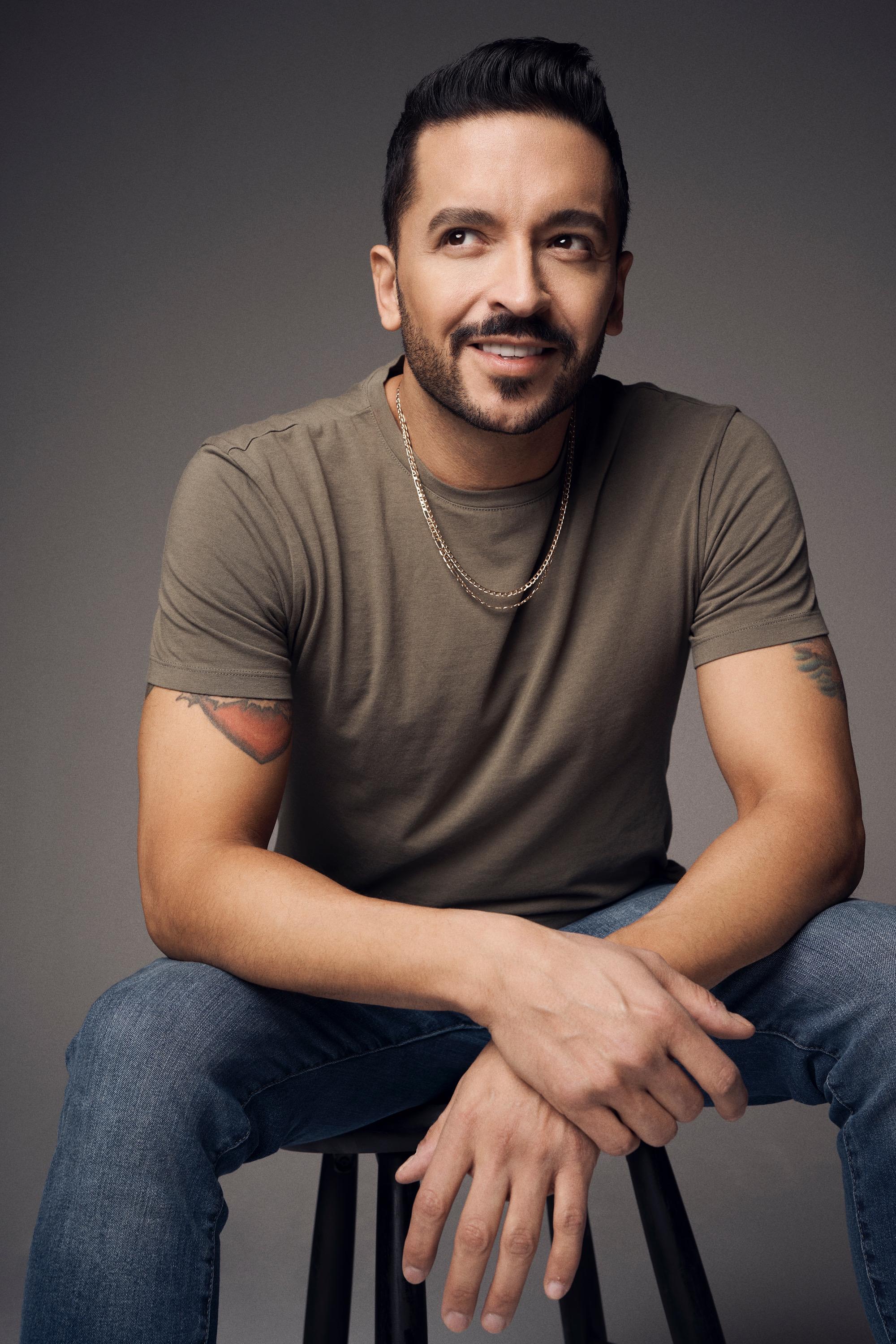 actor Jai Rodriguez large photo