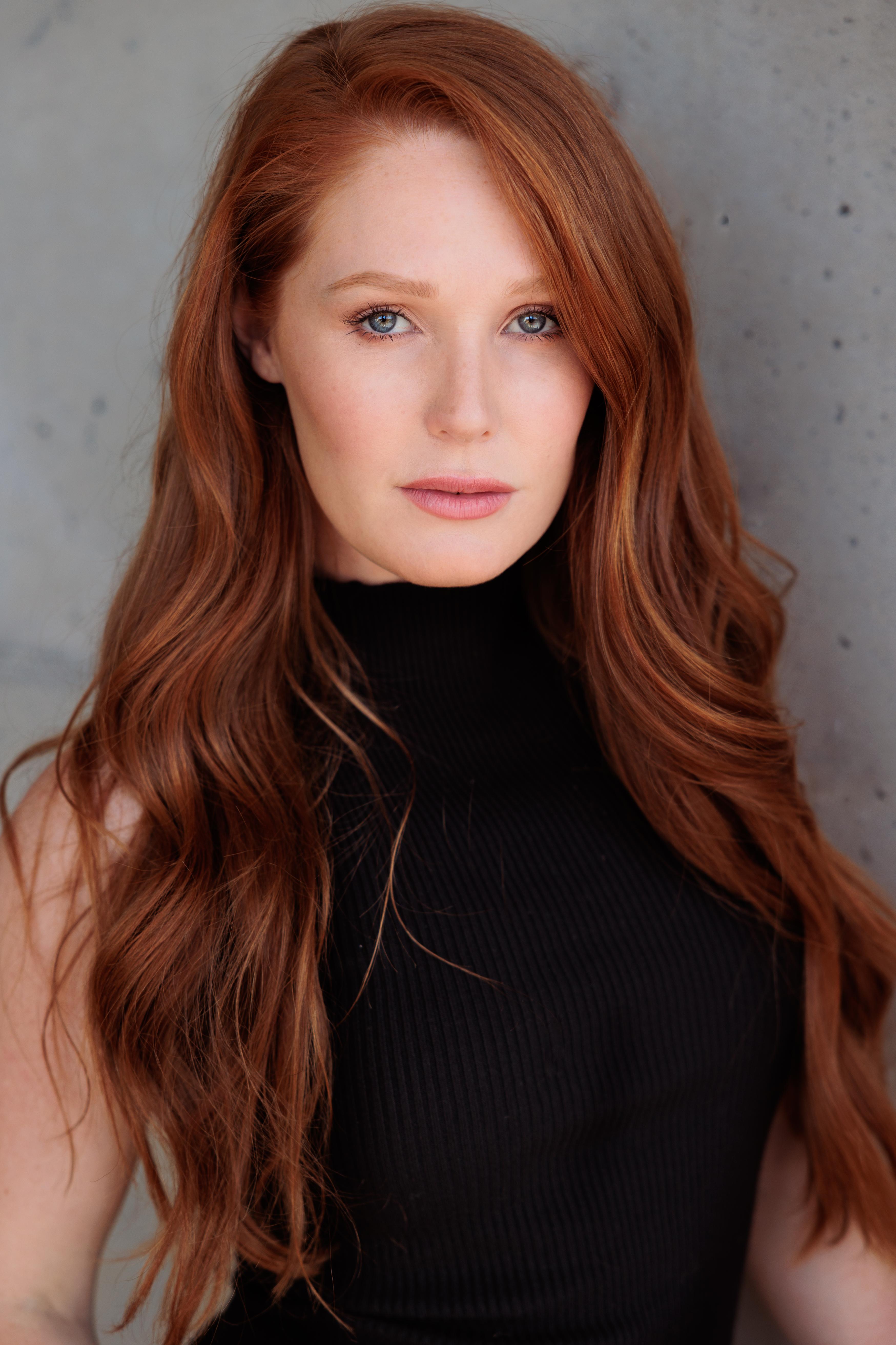 actor Sariah Roberts large photo