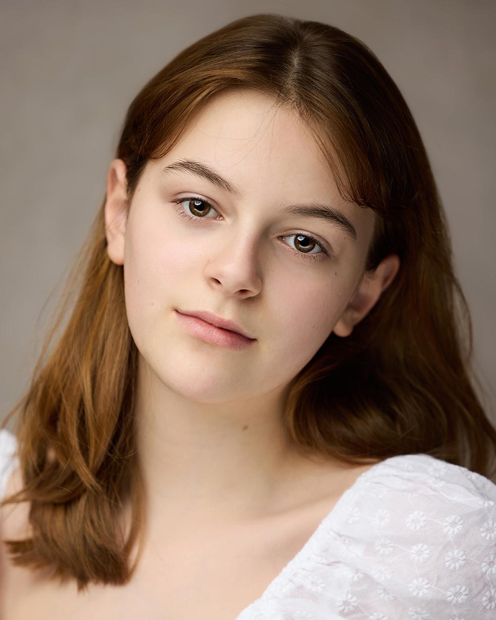 actor Daisy Mayer large photo