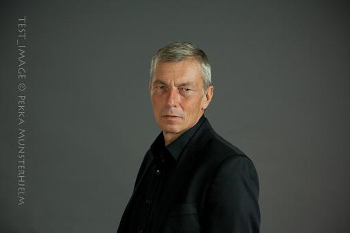 actor Robert Enckell large photo