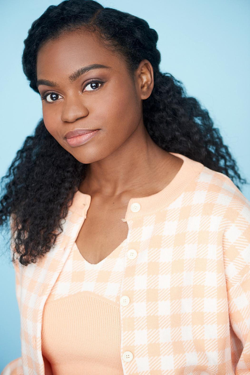 actor Elizabeth Youman large photo