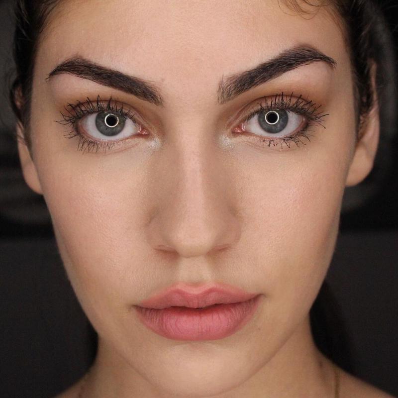 actor Alexandria Isola large photo