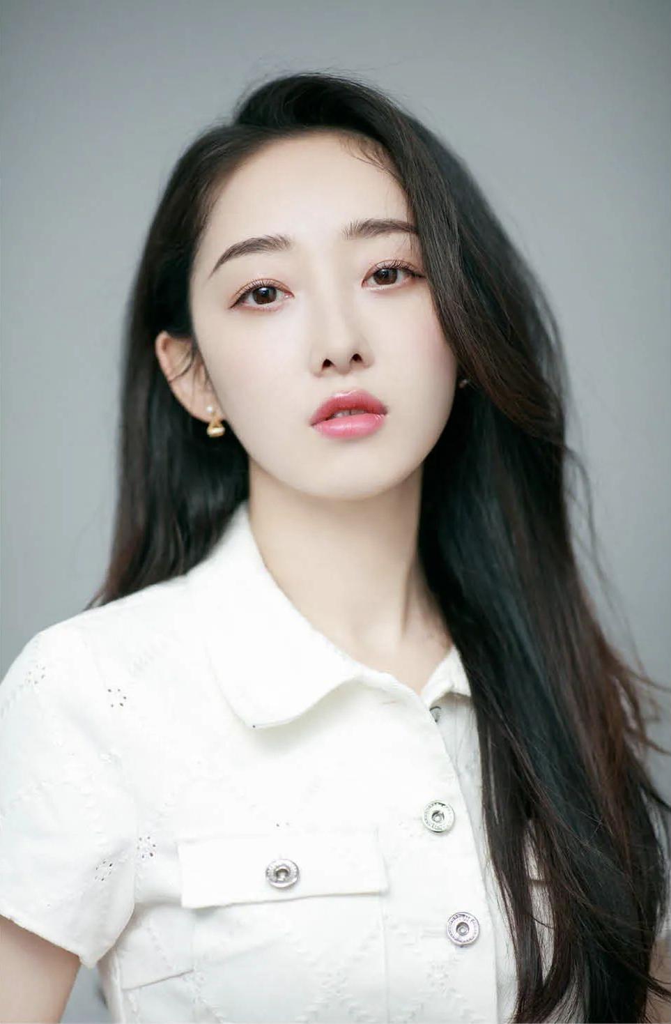 actor Mengjie Jiang large photo