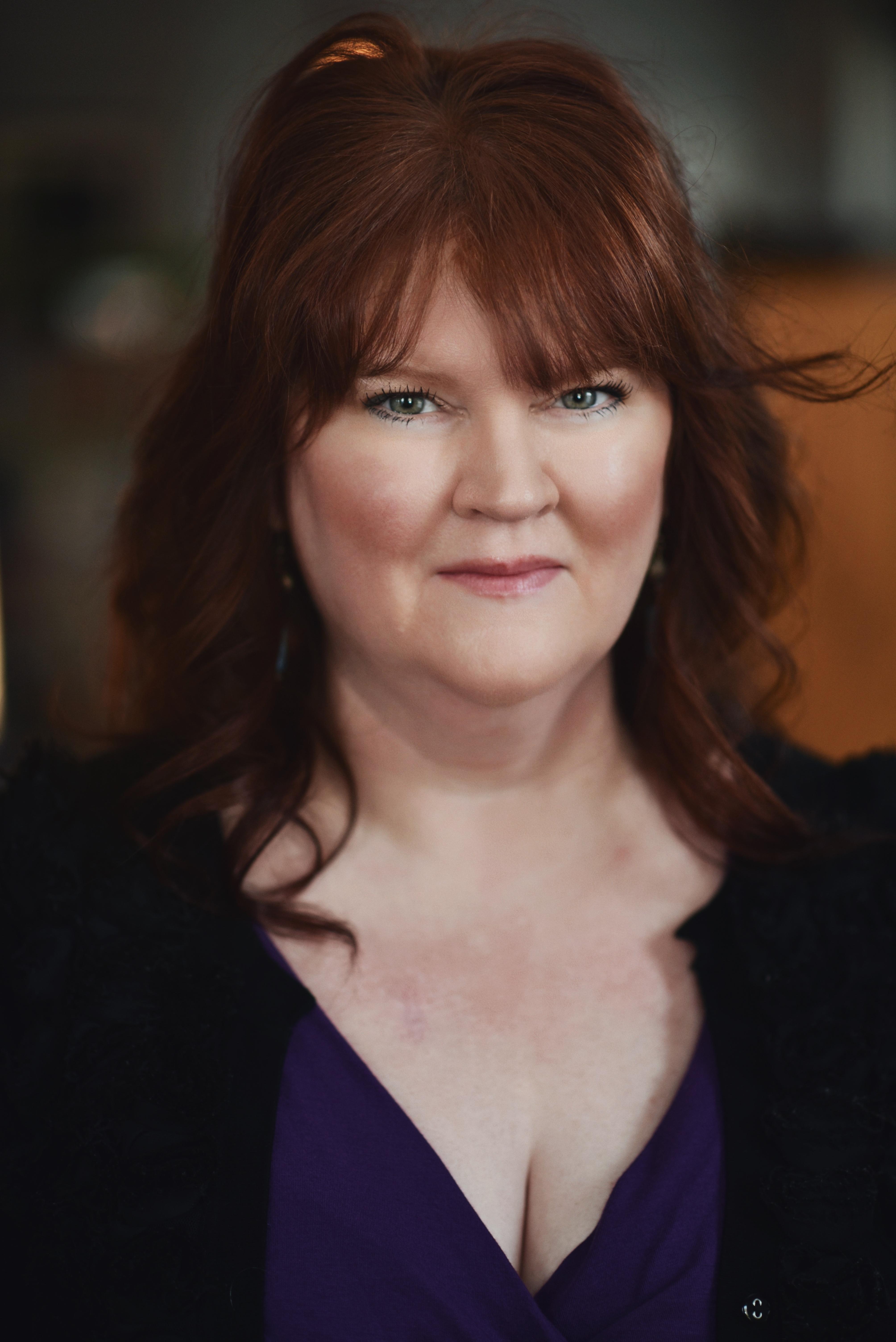 actor Margret Echeverria large photo