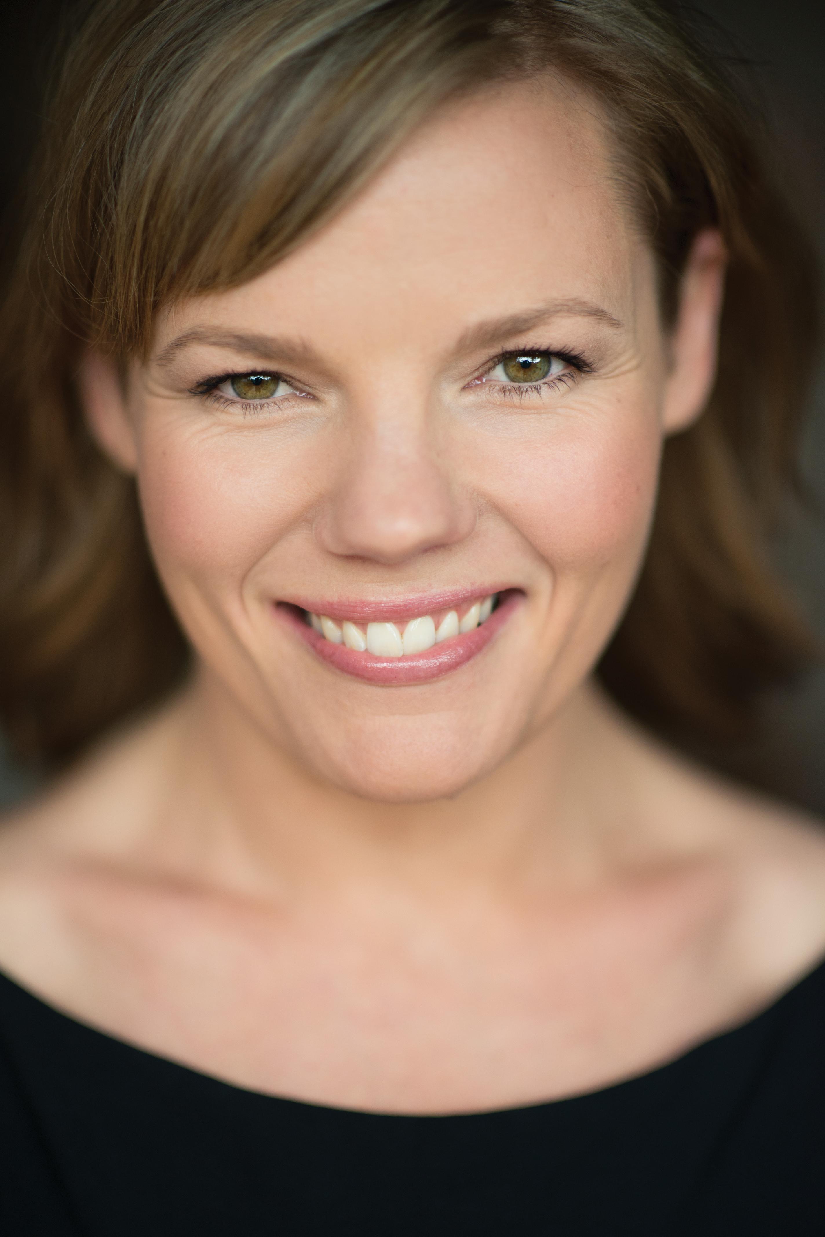 actor Georgia Adamson large photo