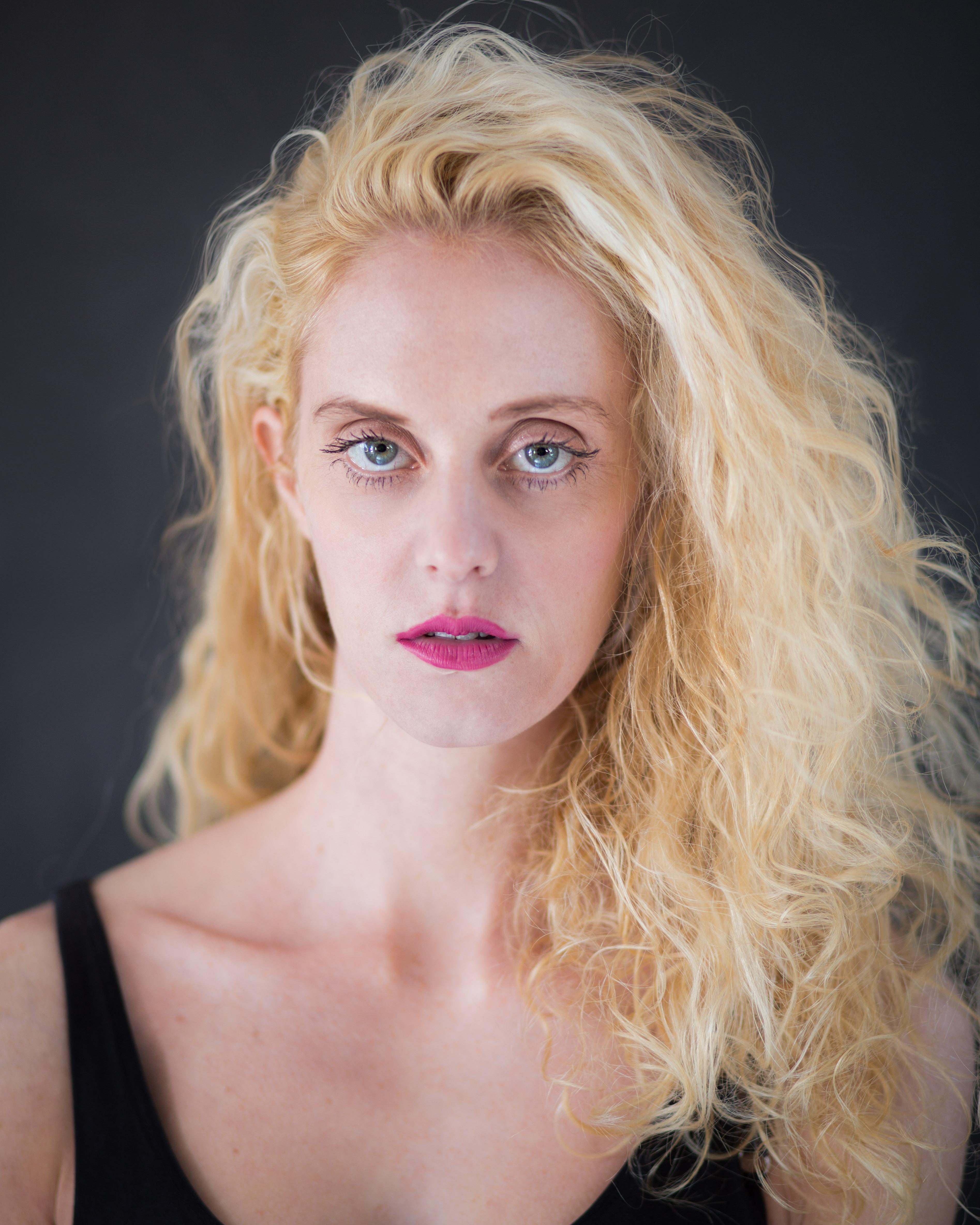 actor Lydia Hourihan large photo