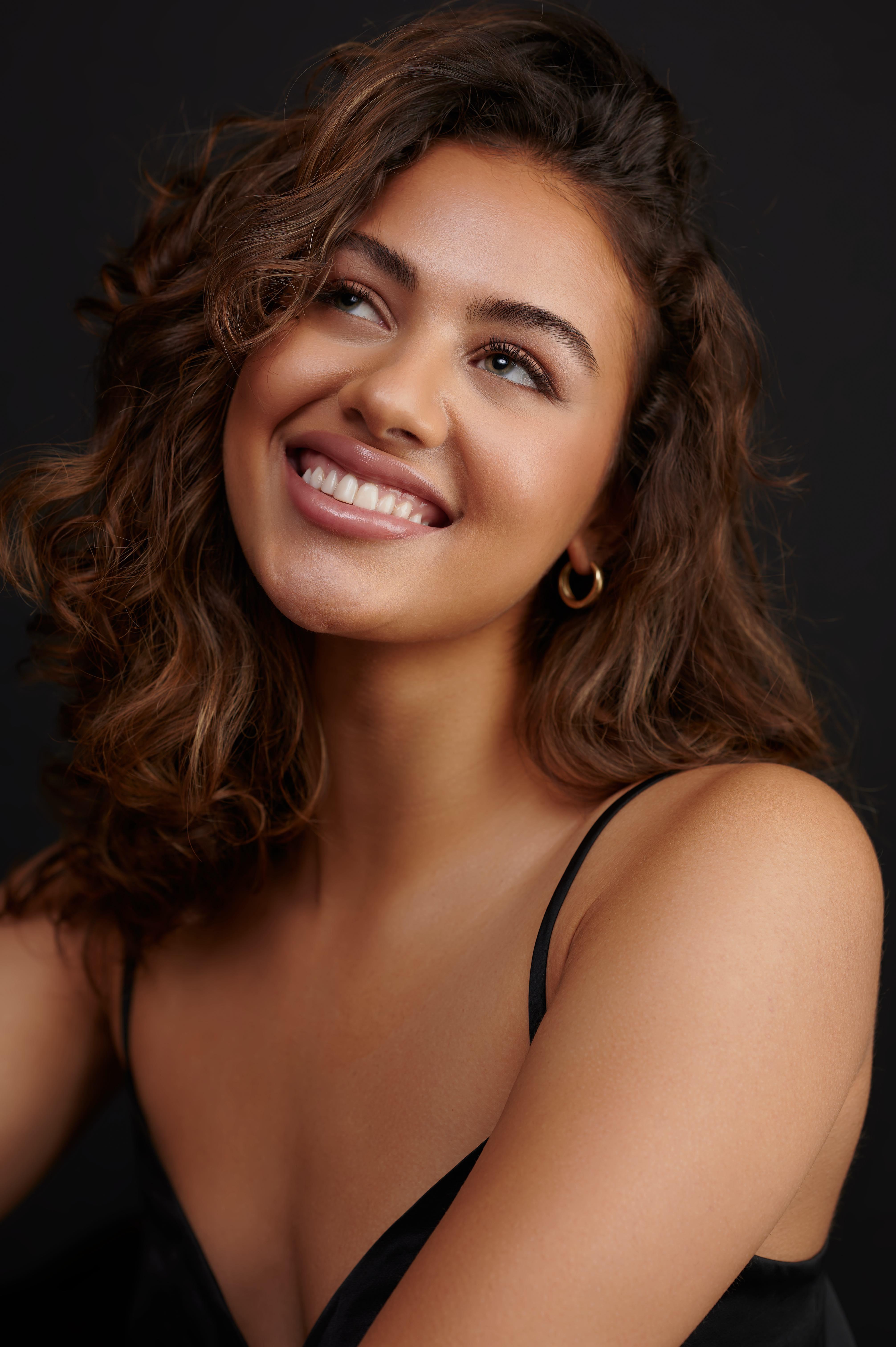 actor Sage Linder large photo