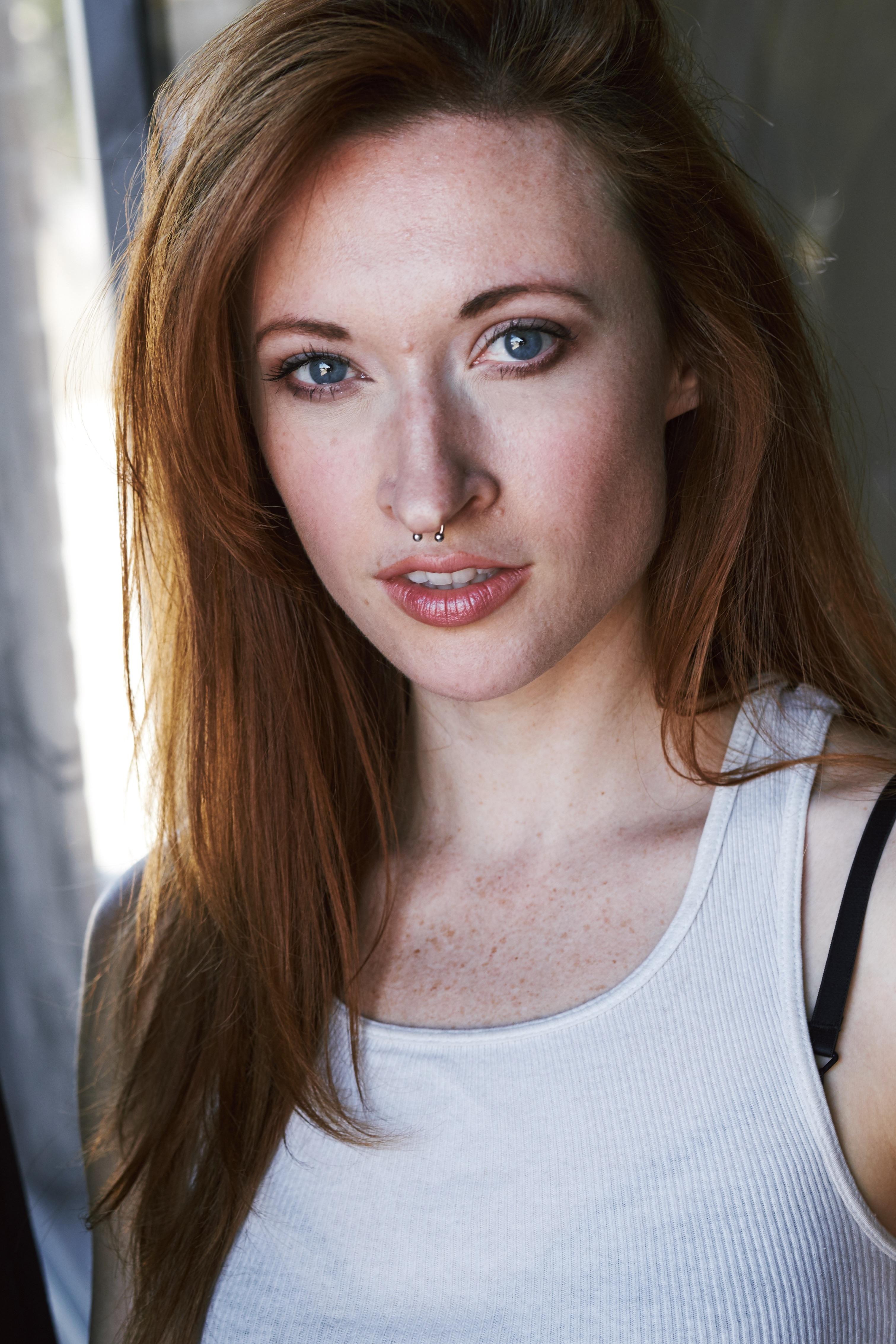 actor Megan Therese Rippey large photo