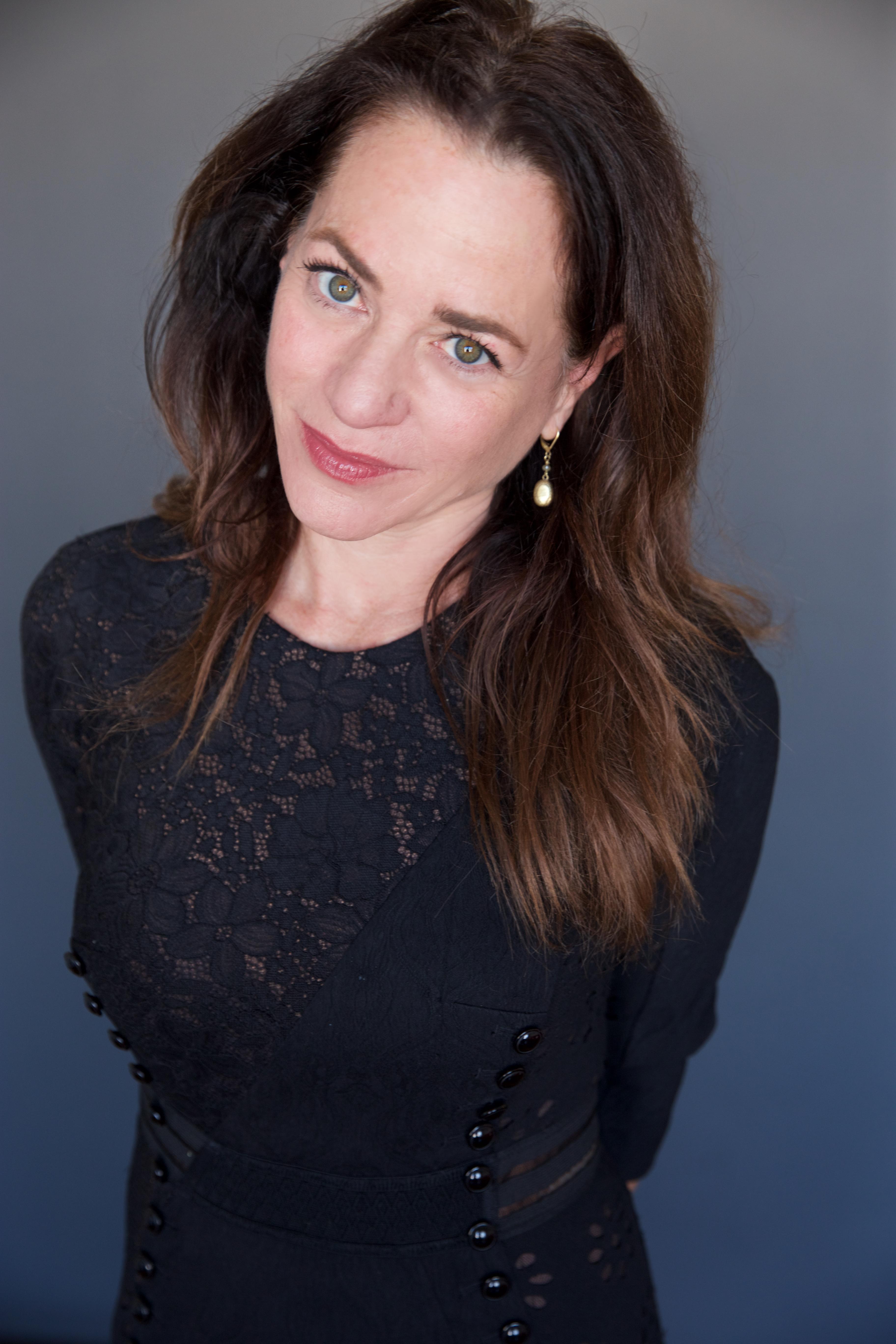 actor Elissa Middleton large photo