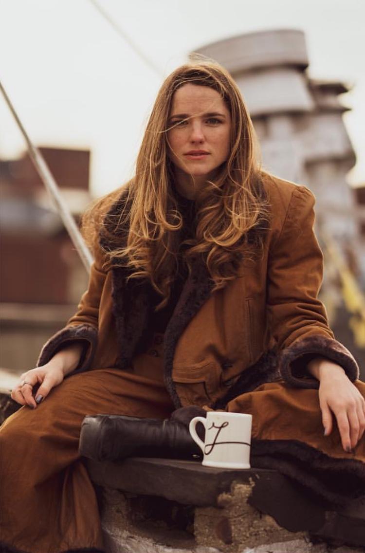 actor Jacqueline Byers large photo