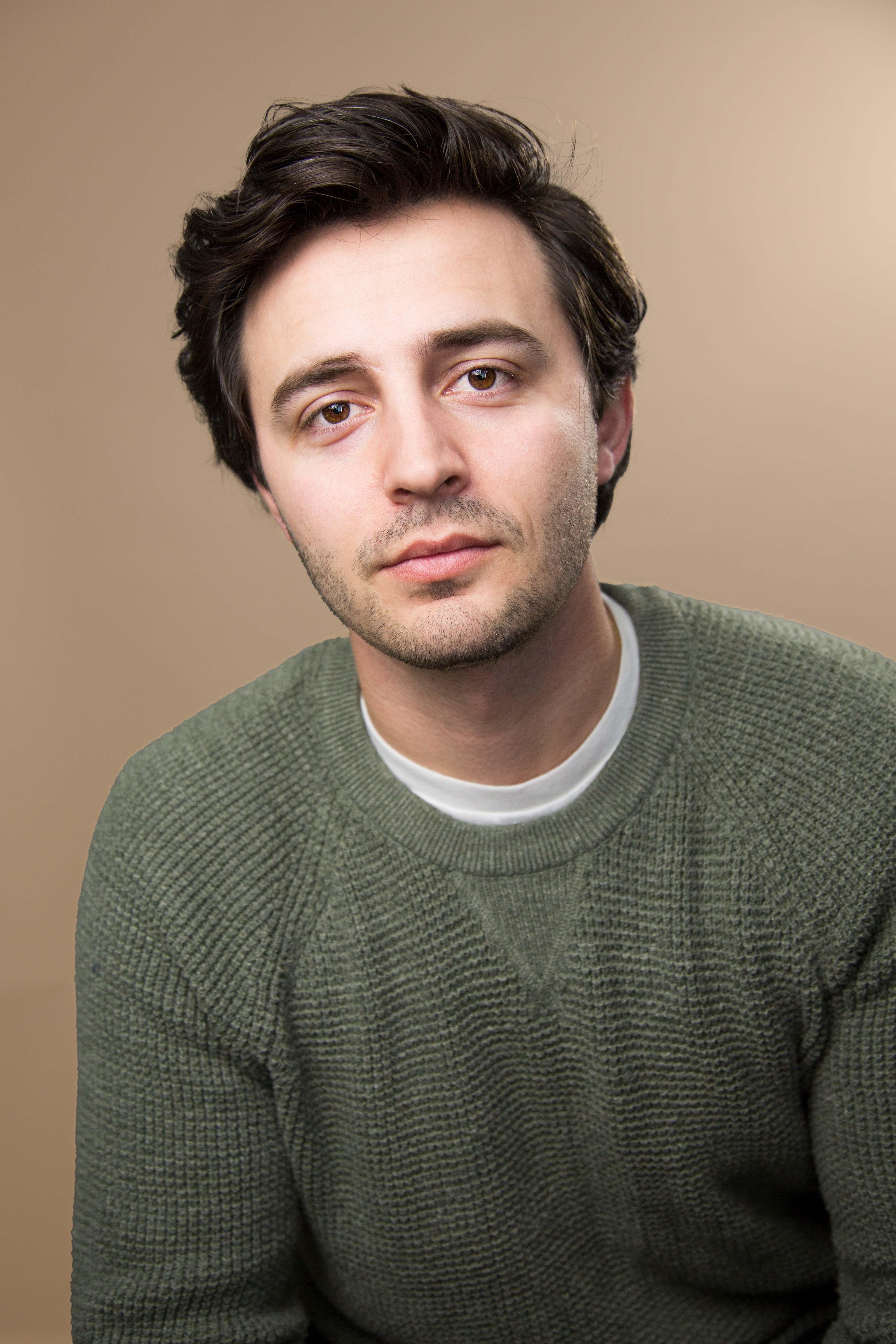 actor Sam Skolnik large photo