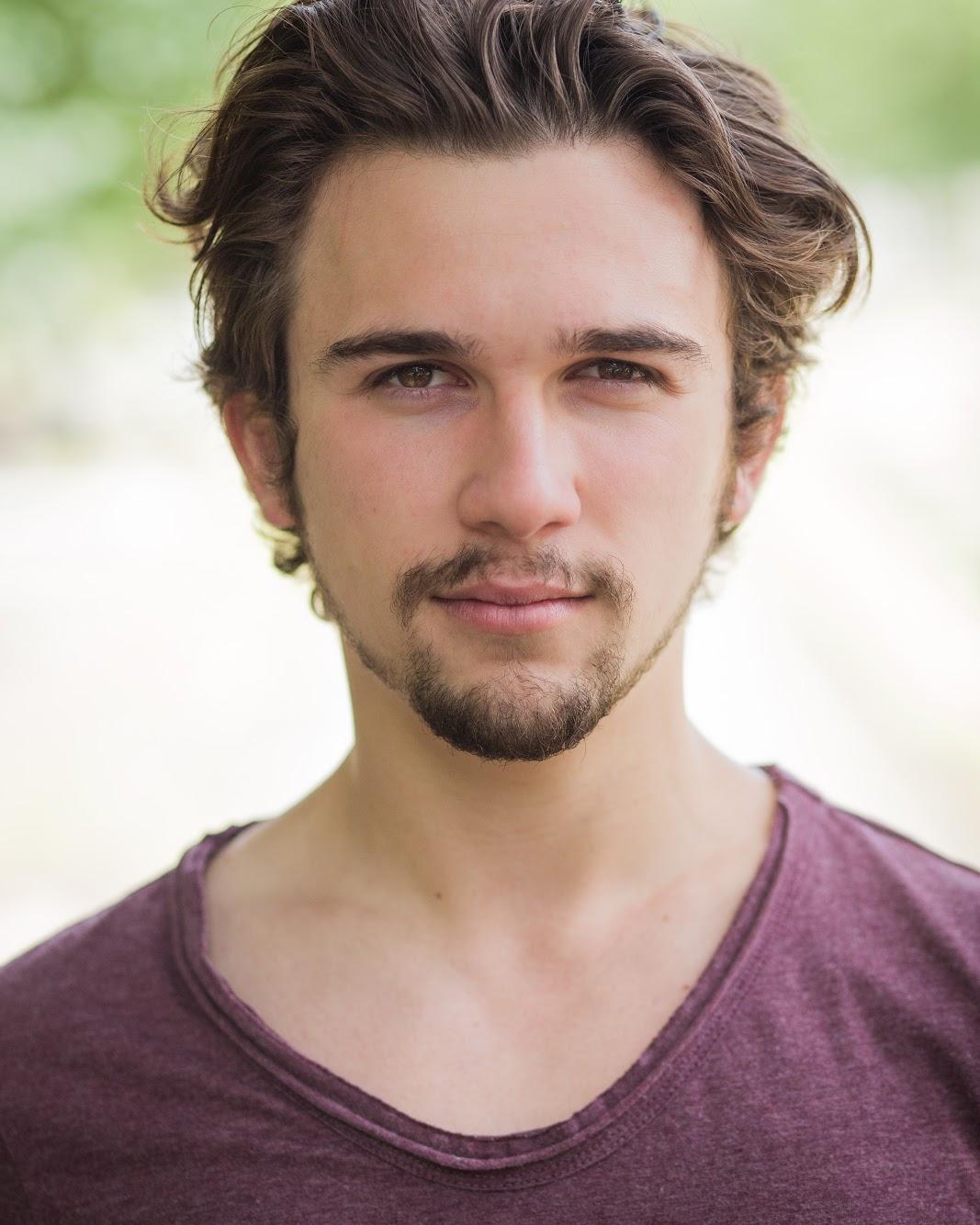 actor Daniel Parkinson large photo