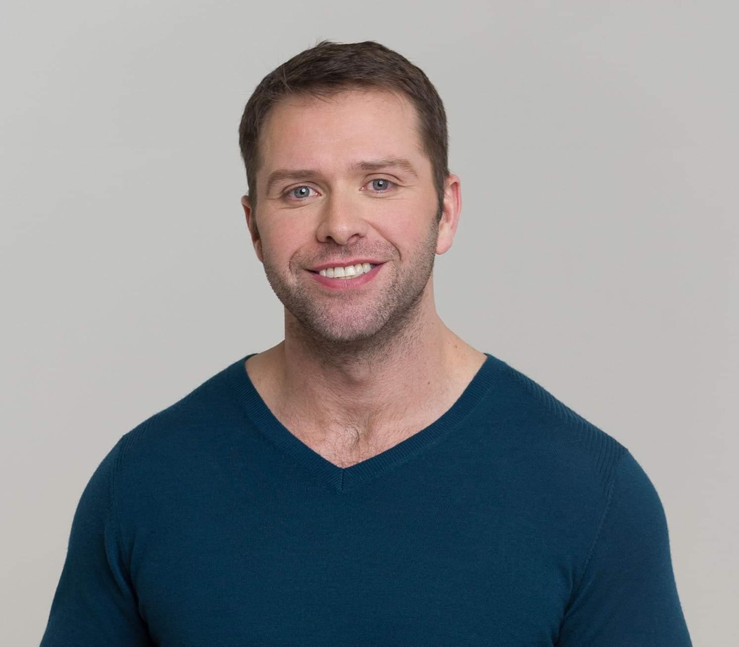 actor Alex Gallant large photo