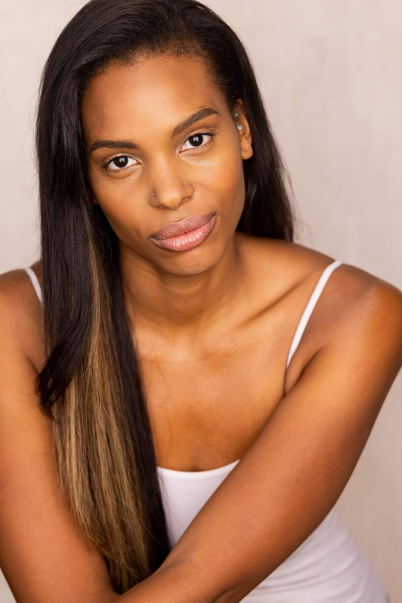 actor Ria Ridley large photo