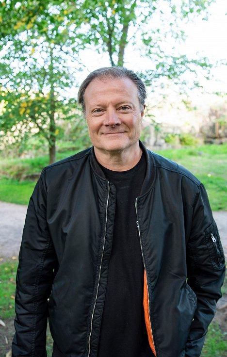 actor Kari Hietalahti large photo