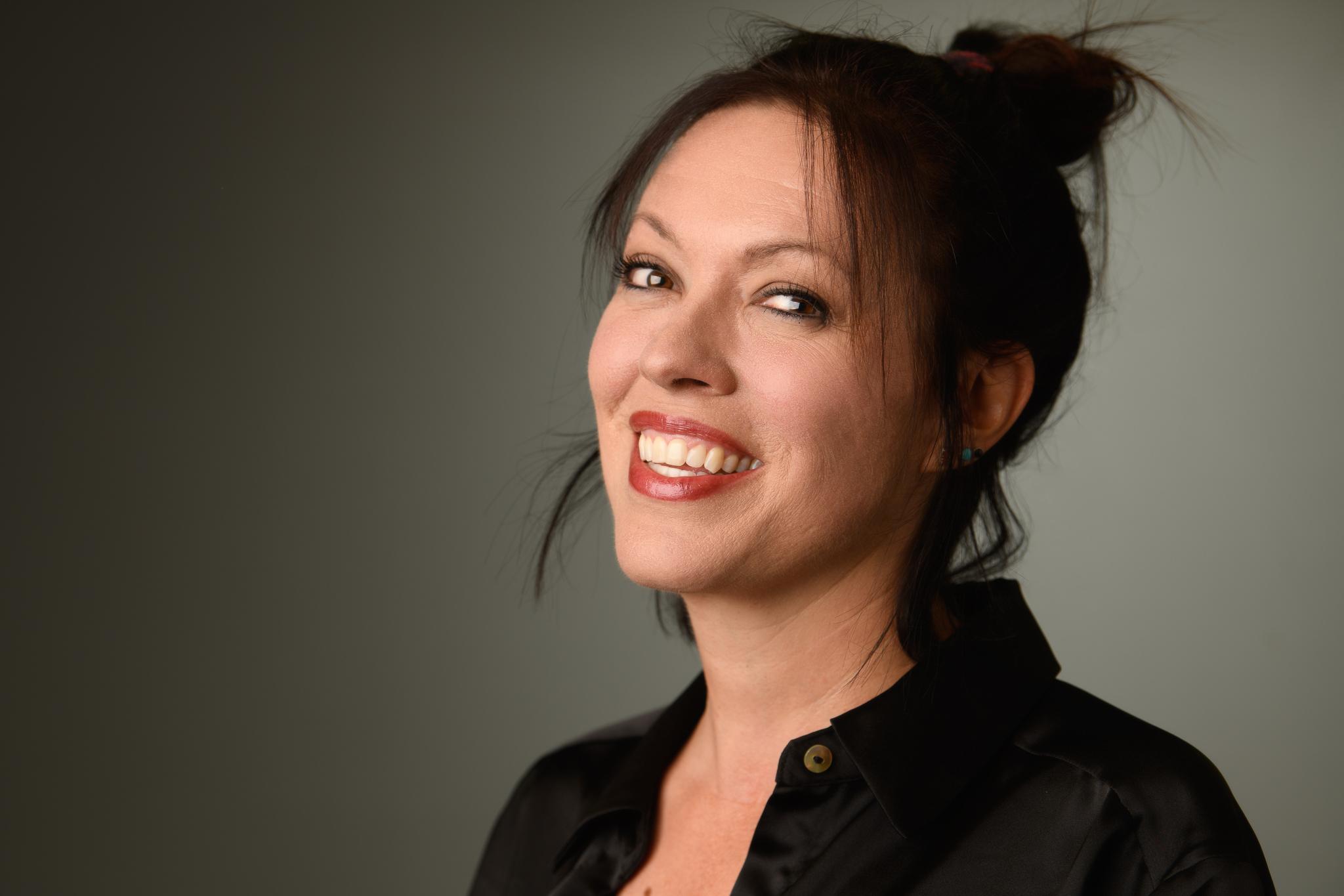 actor Michelle Tomlinson large photo