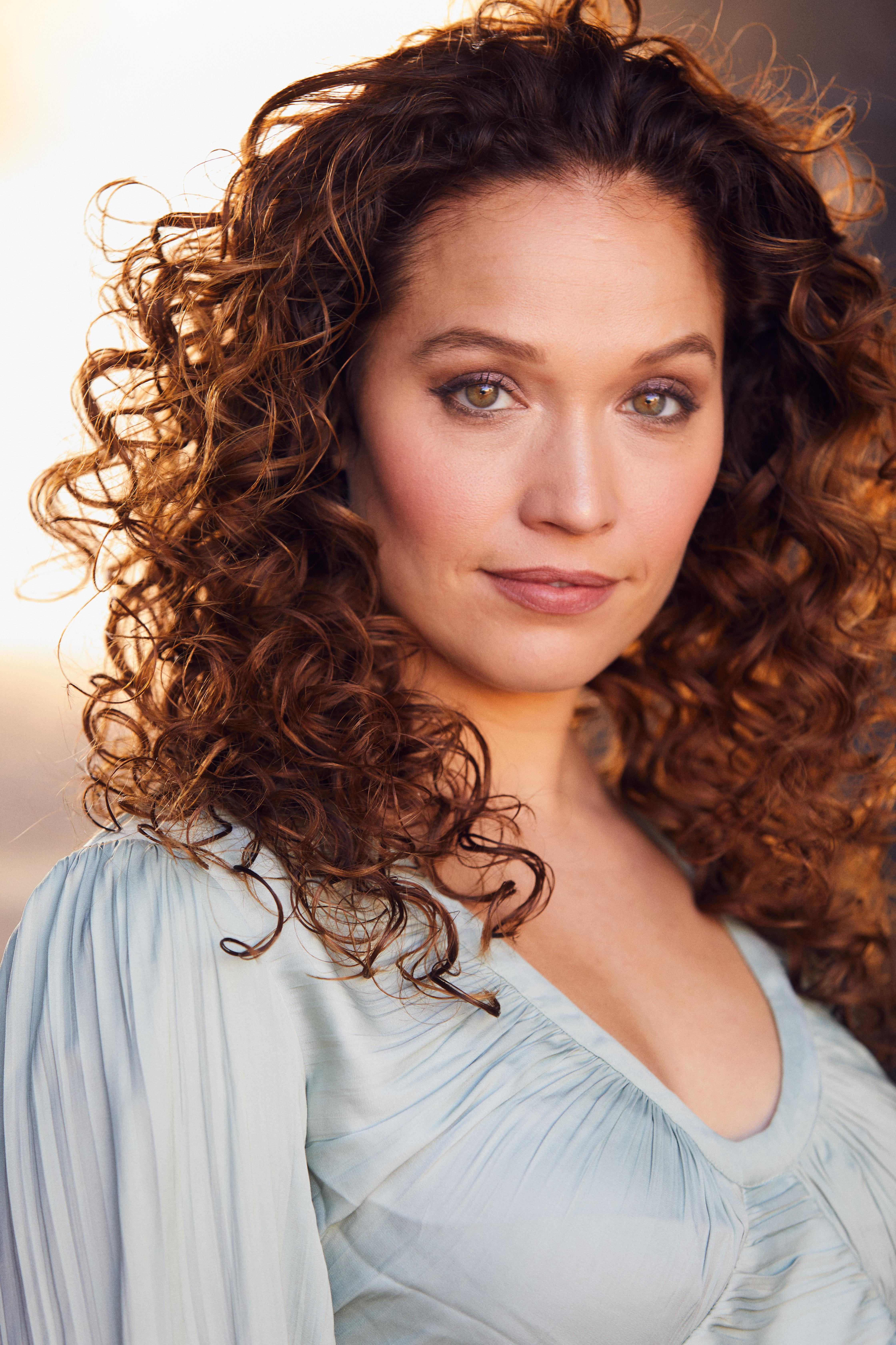 actor Jaclyn Betham large photo