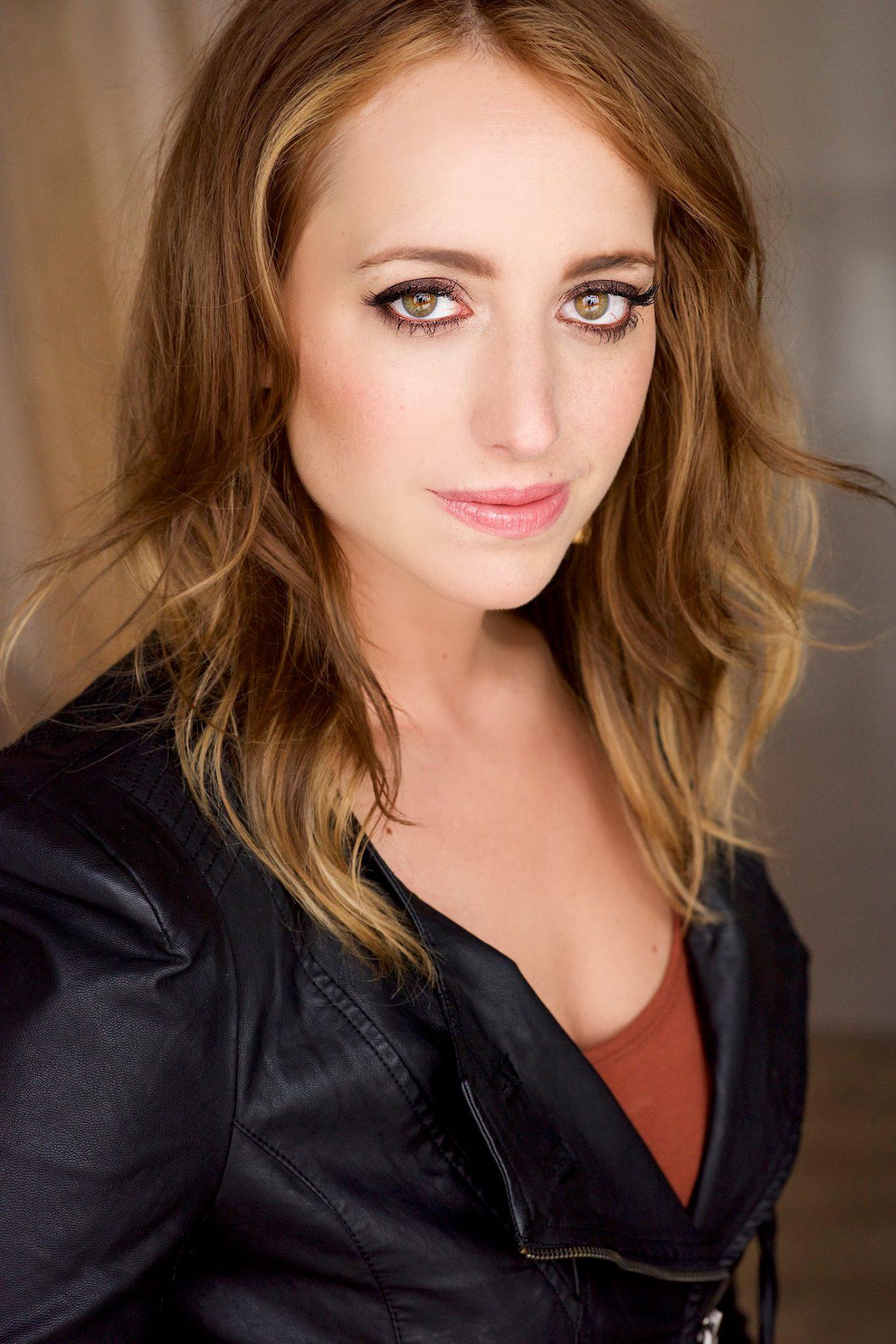 actor Dina Cataldi large photo