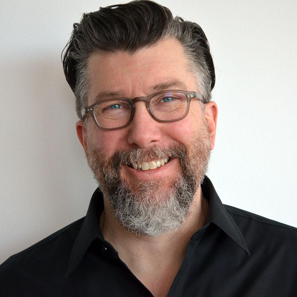 actor Tim Bakke large photo