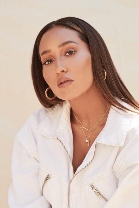 actor Adrienne Houghton large photo