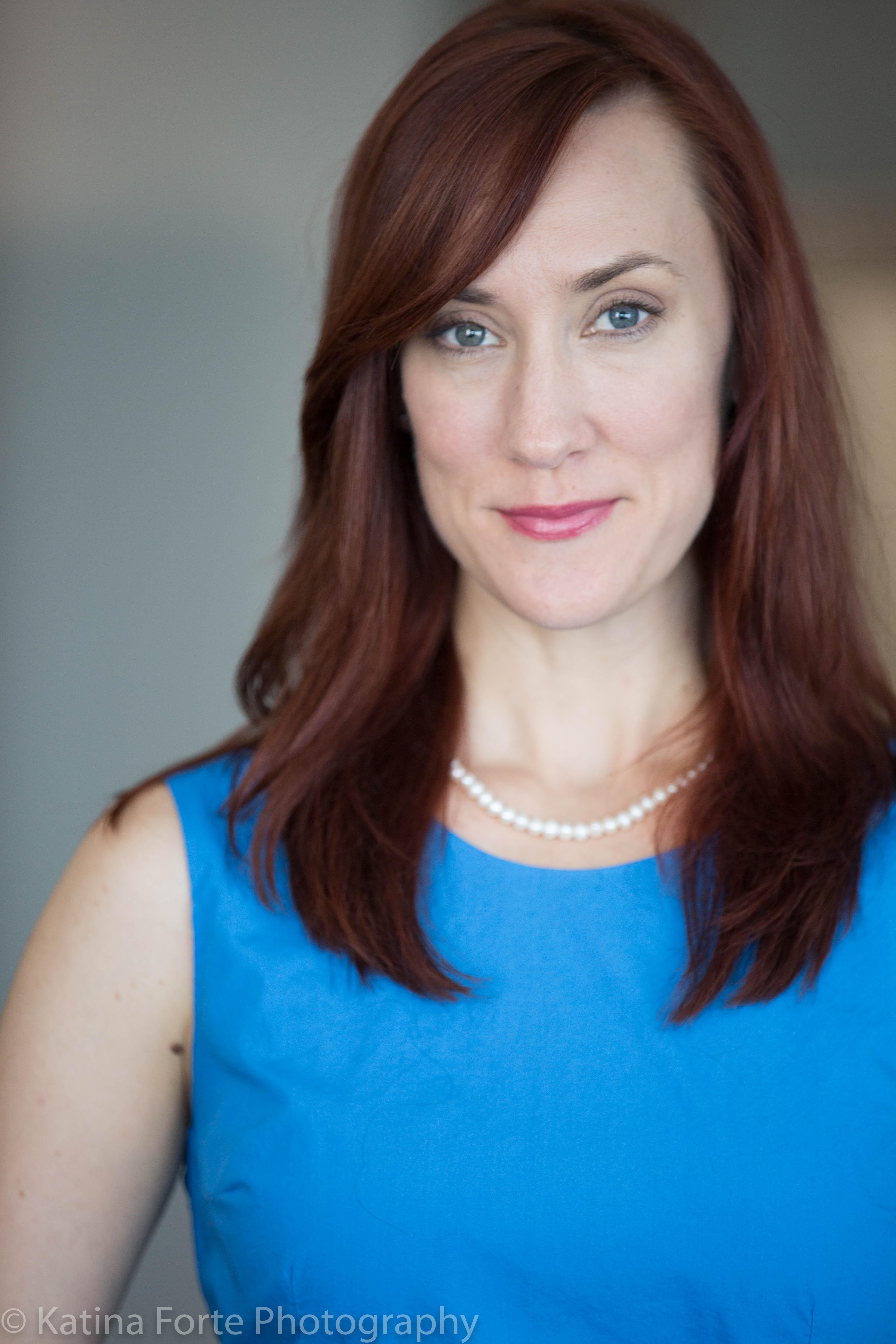 actor Joanna Kelly large photo