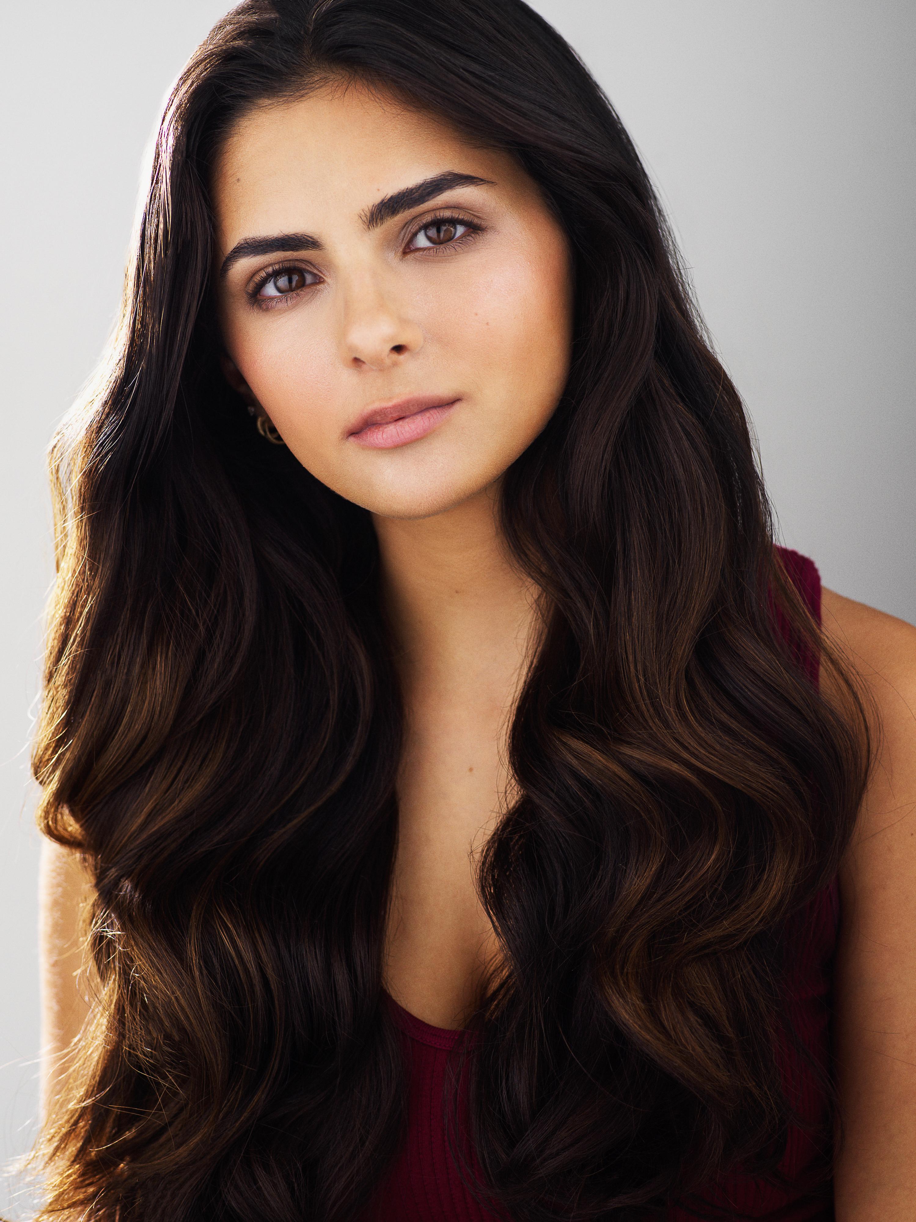 actor Lily Brody large photo