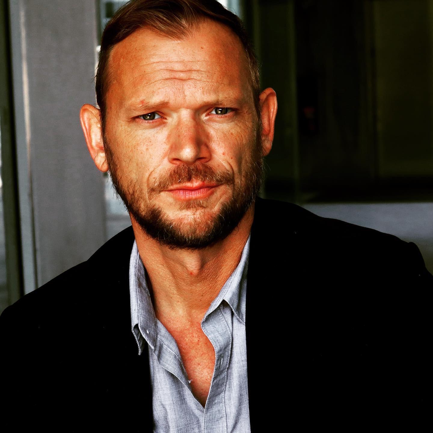 actor Jonathan Oldham large photo