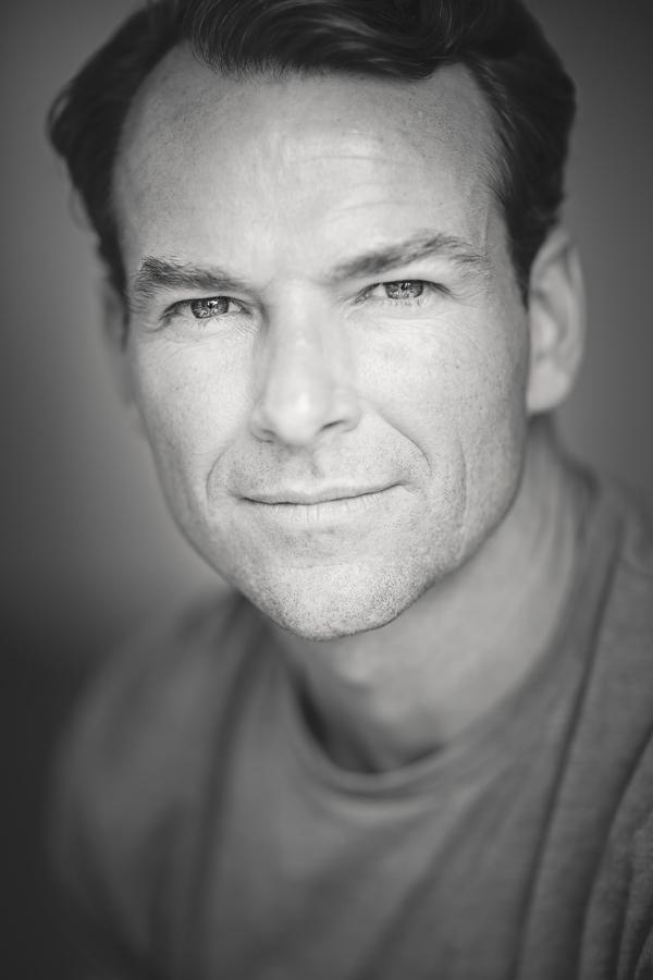 actor Michael Absalom large photo