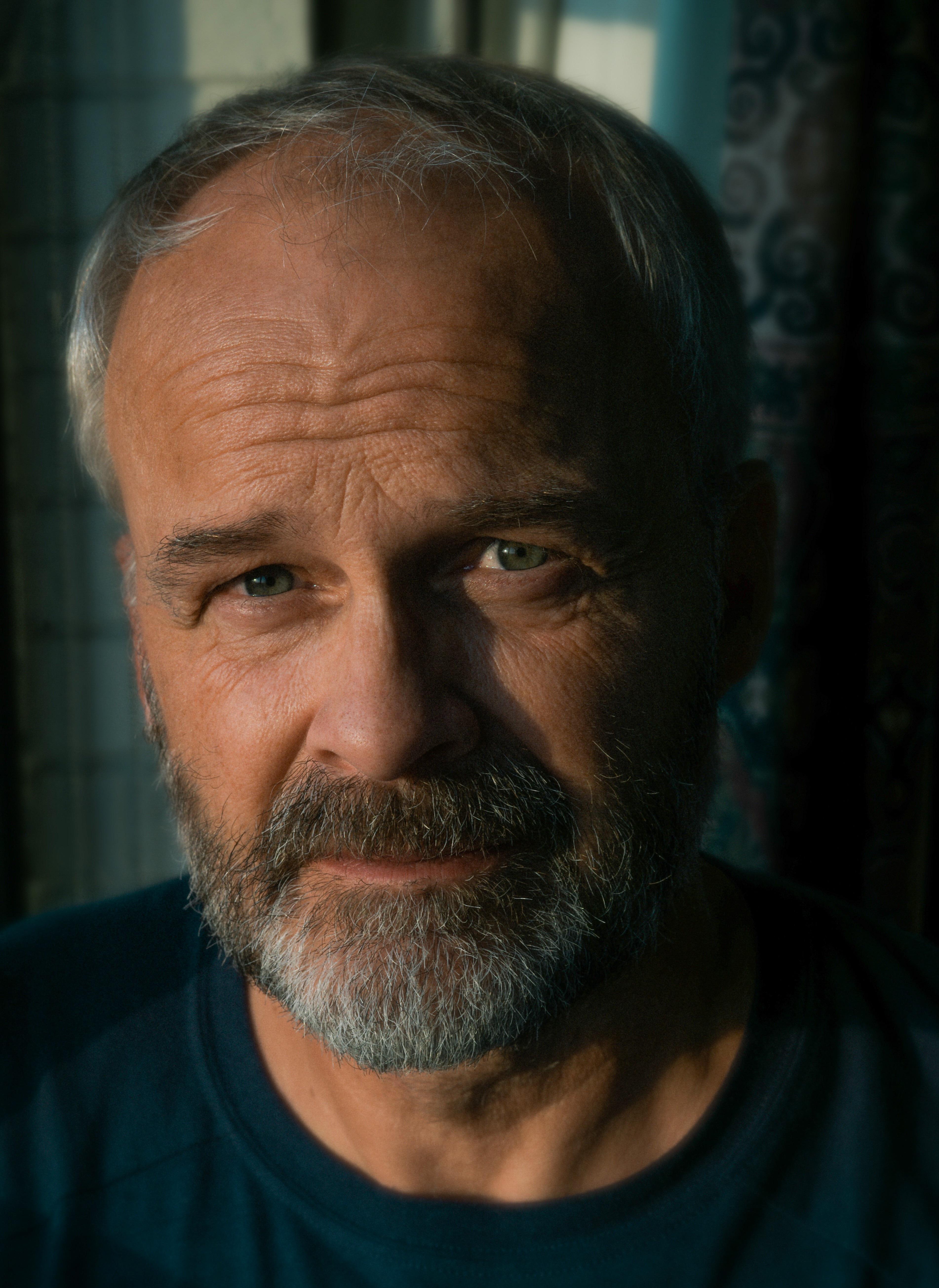 actor Johan Rheborg large photo