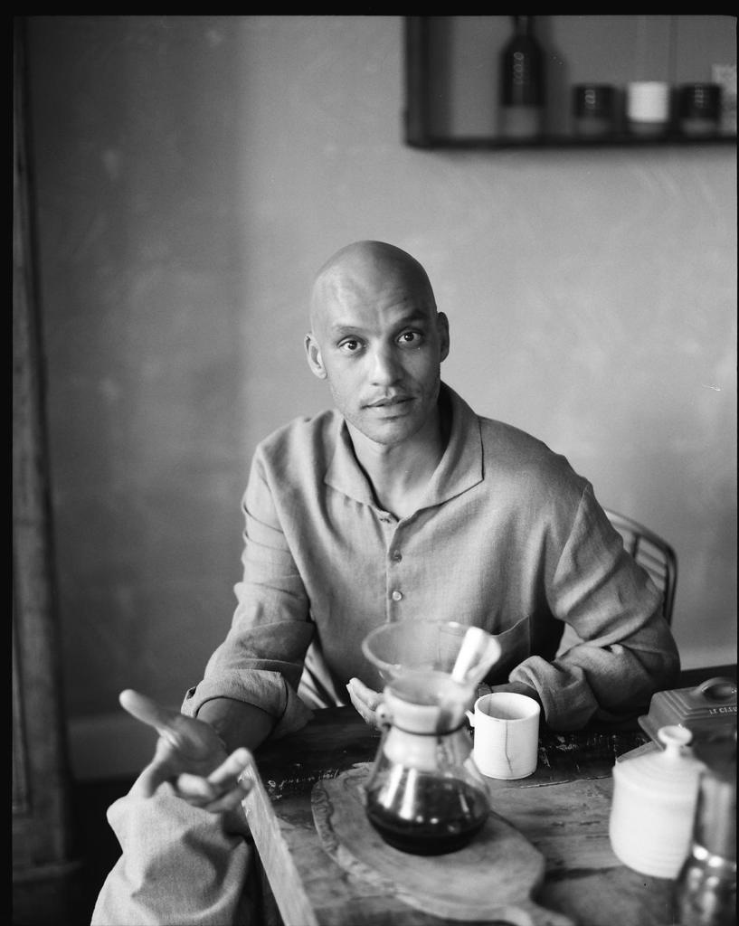 actor Jake Fairbrother large photo