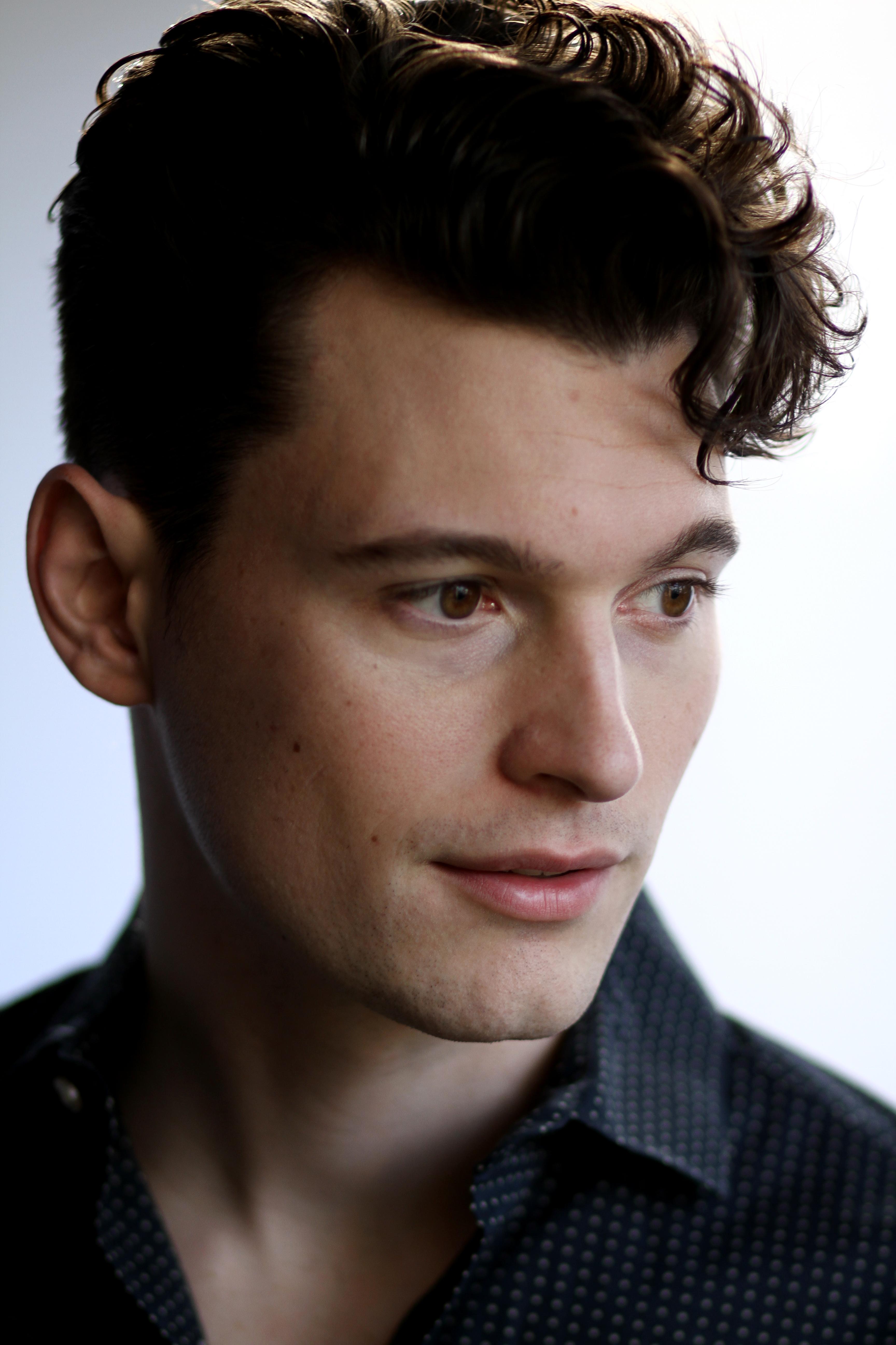 actor Bryan Dechart large photo