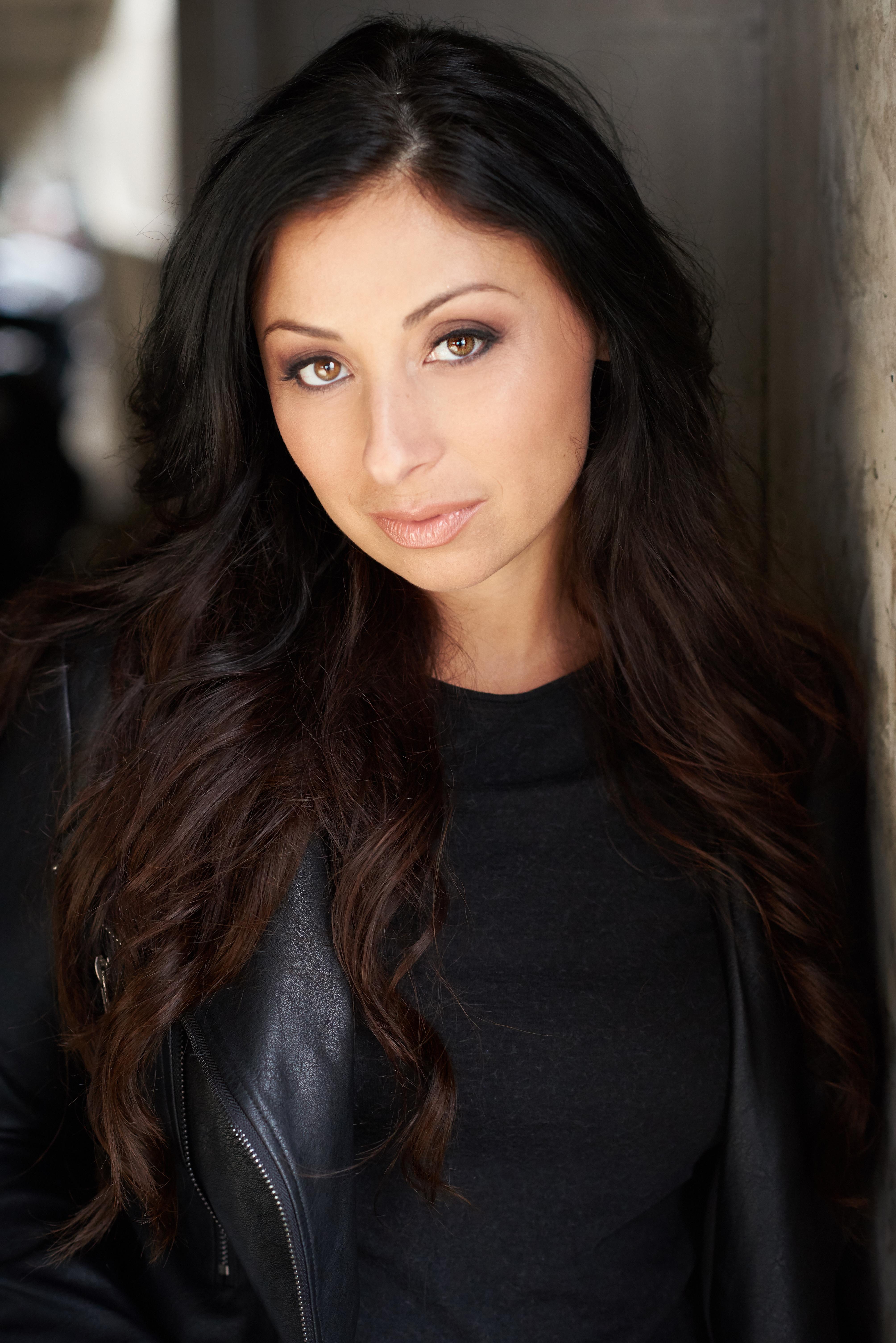 actor Grace LaRocca large photo