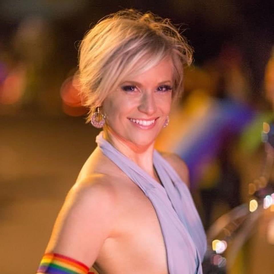 actor Sarah Light large photo