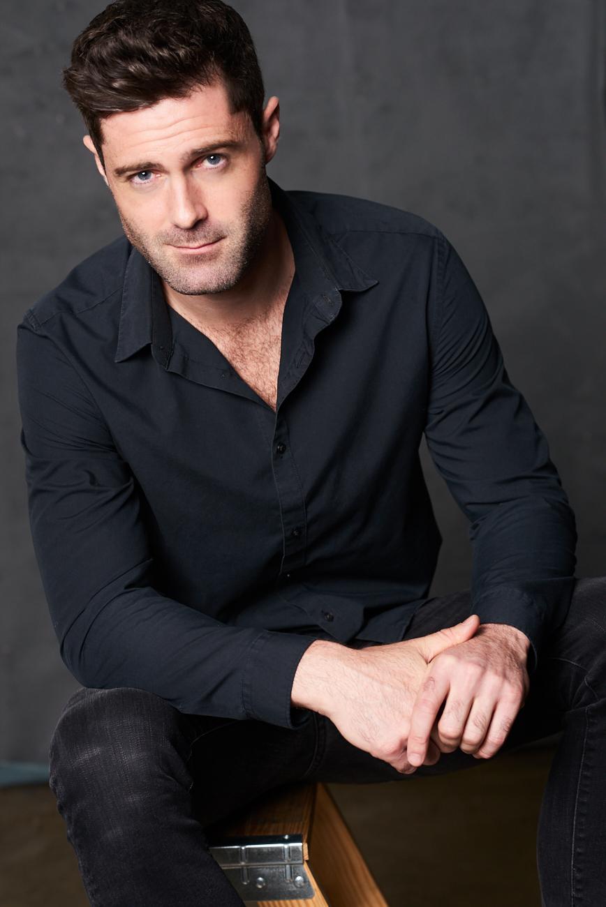 actor Matt McFarlane large photo