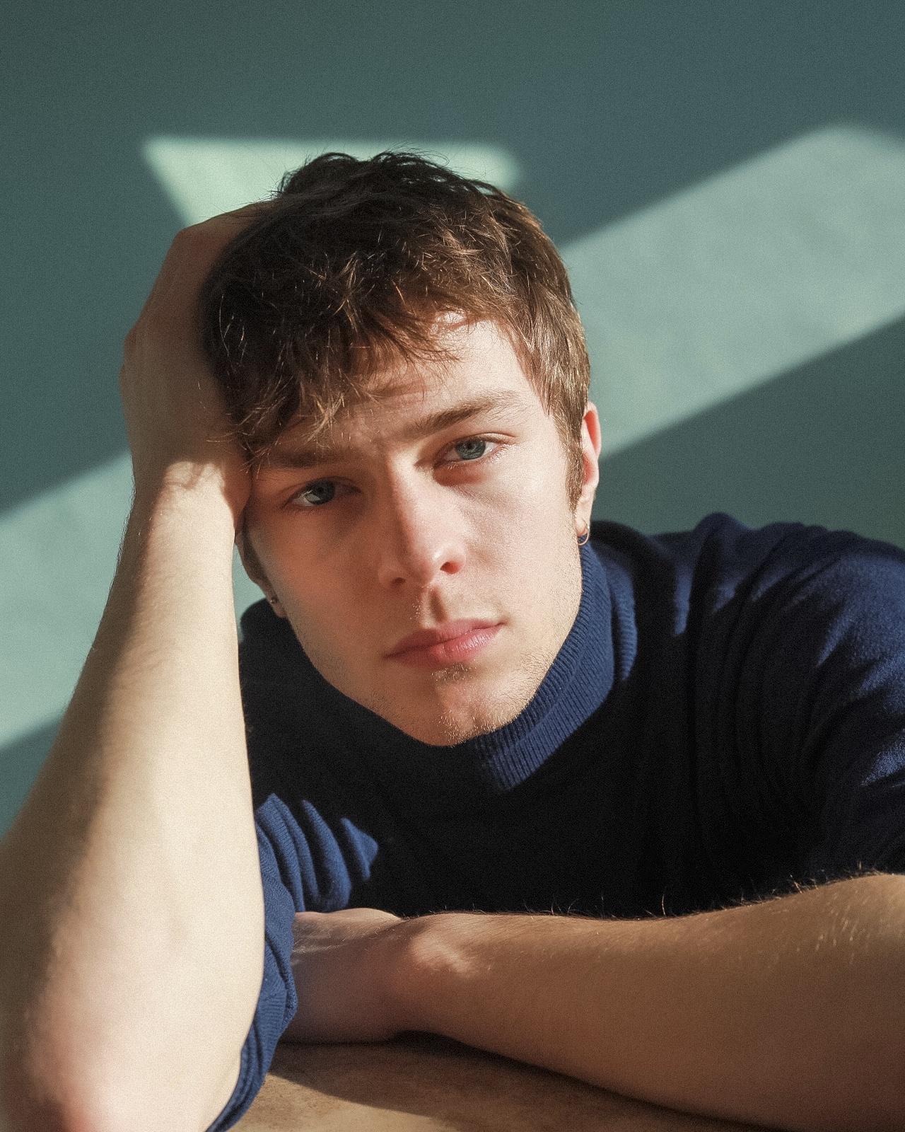 actor Ruaridh Mollica large photo