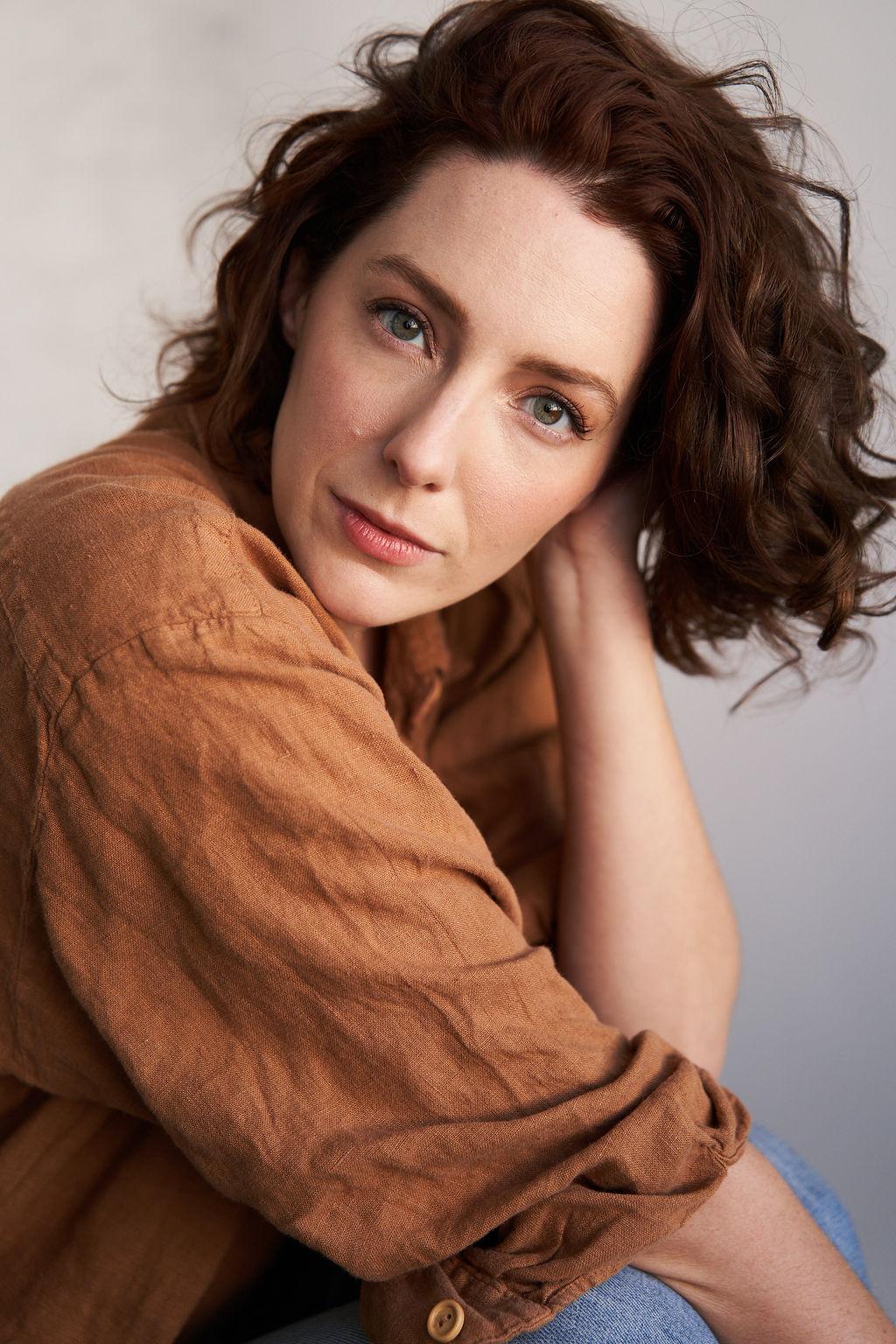 actor Elinor Gunn large photo